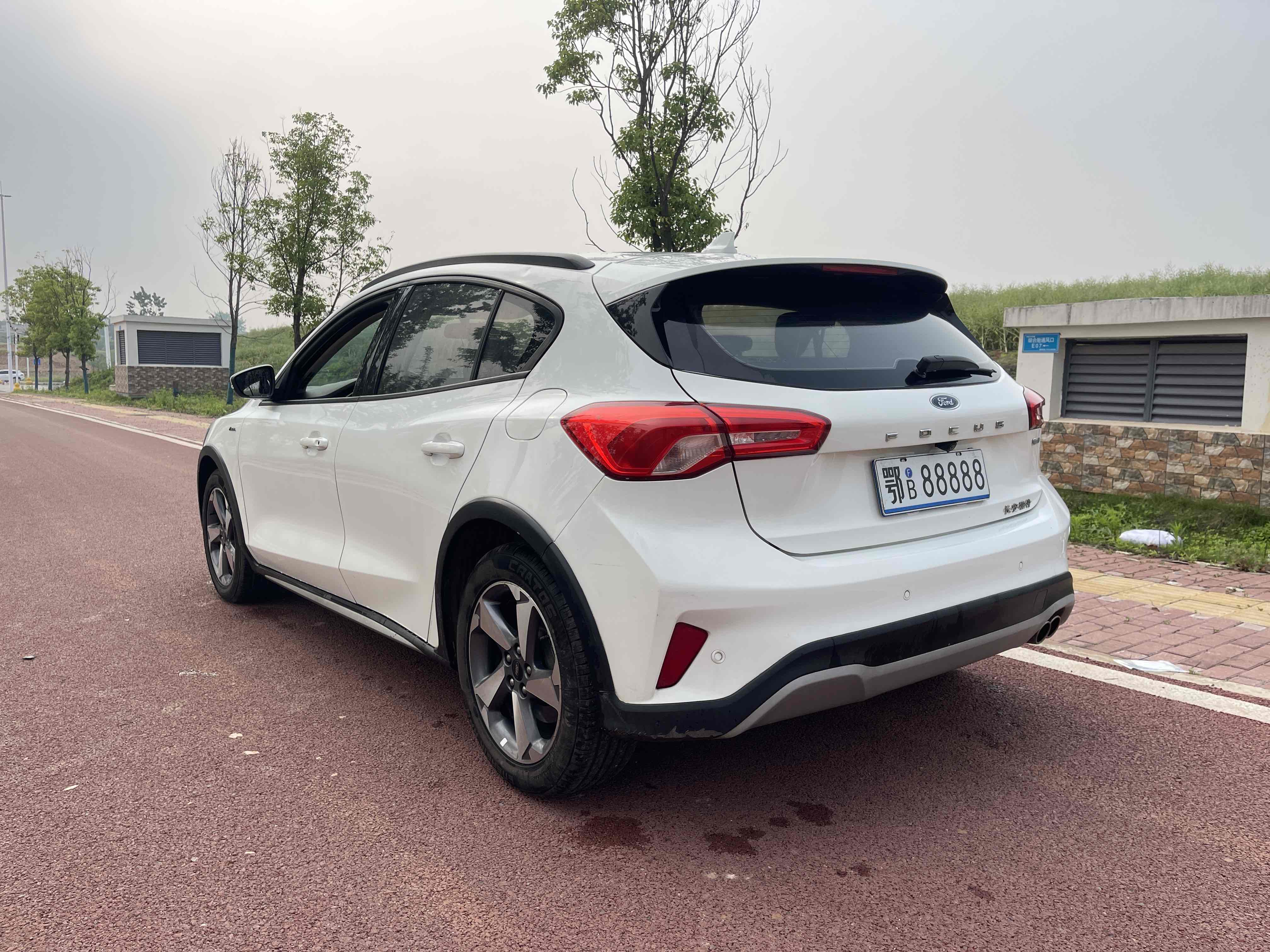 Ford Focus Active 2021 car image #8