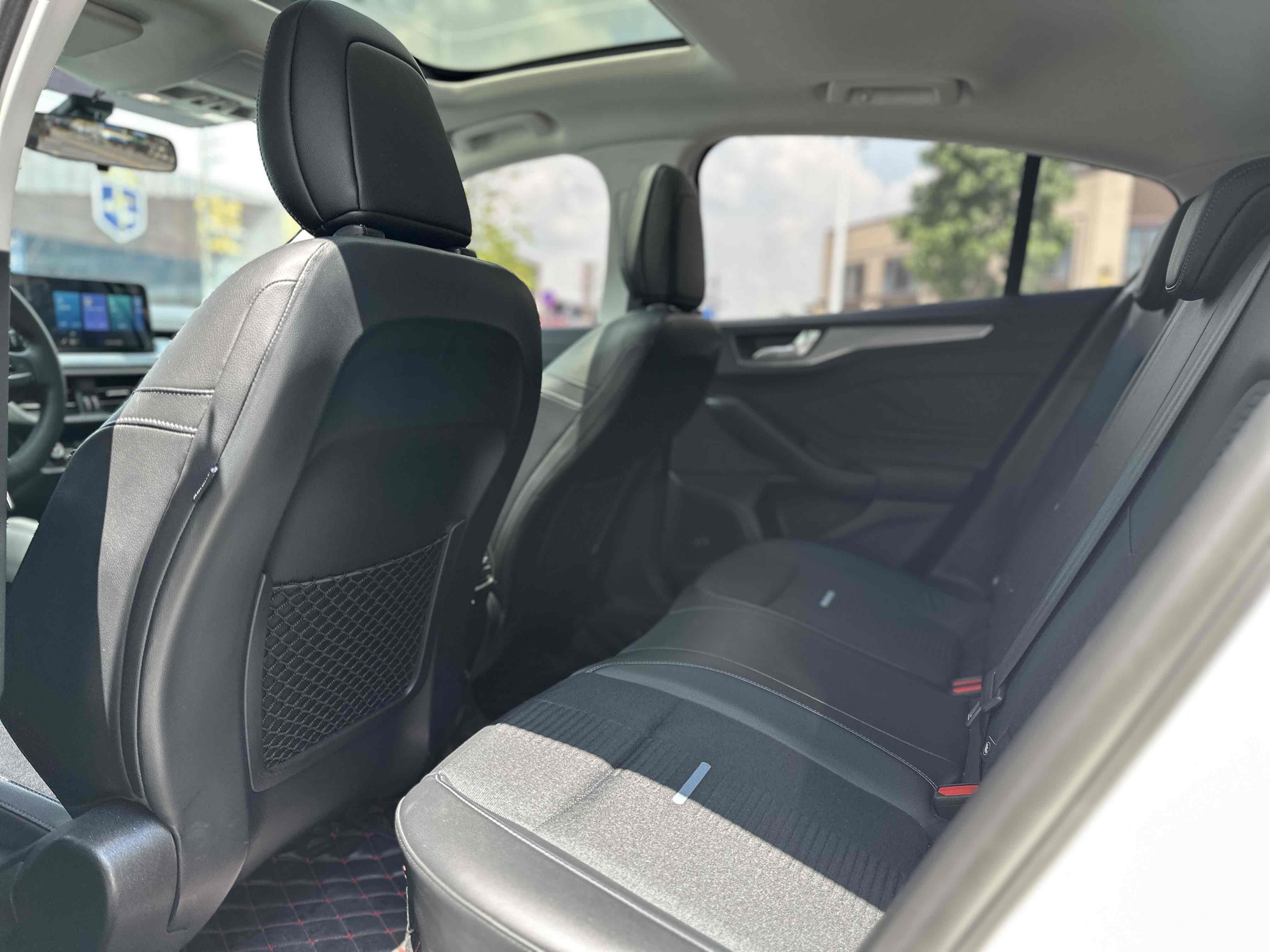 Ford Focus Active 2021 car image #8