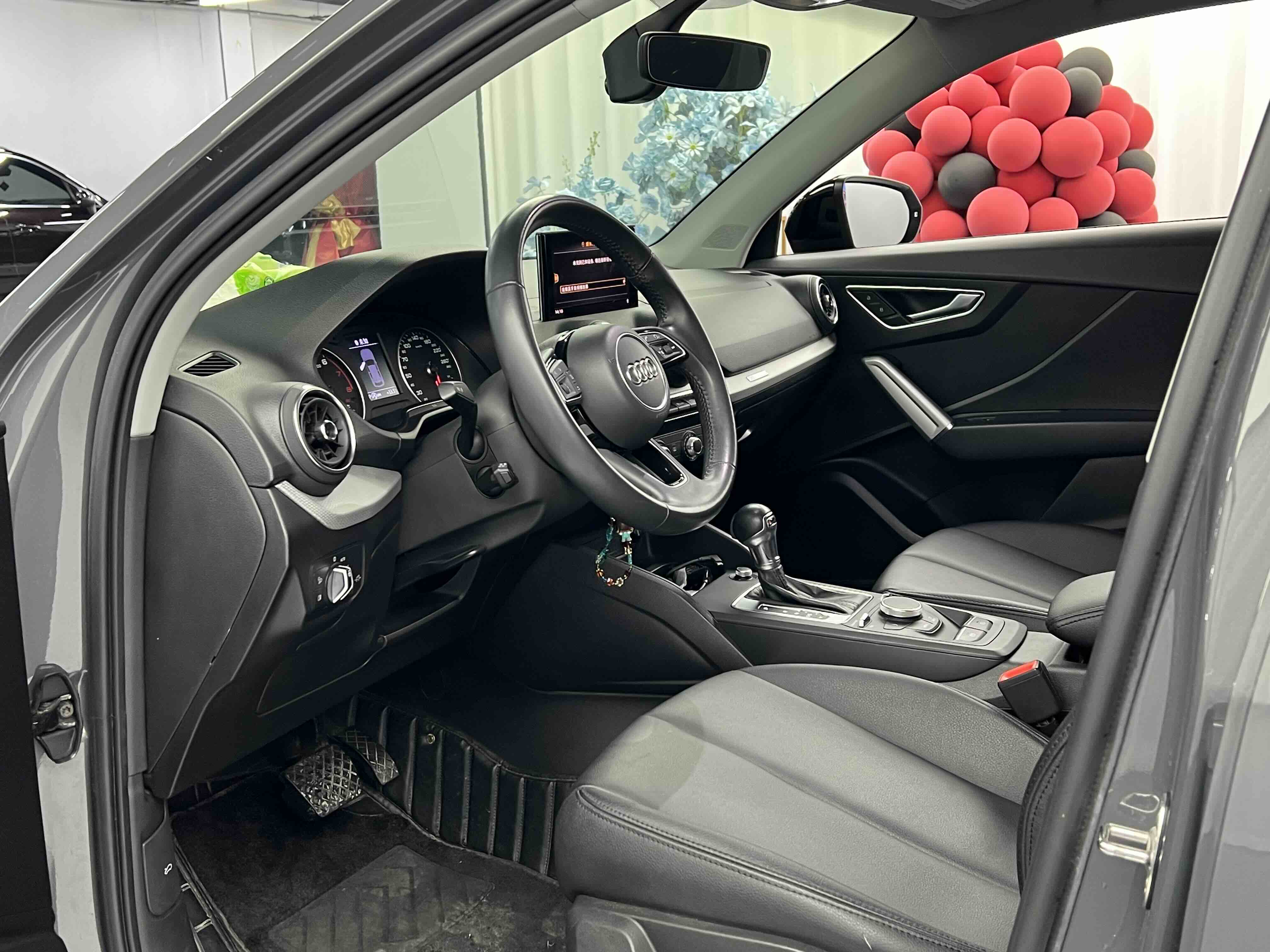 Audi Q2L 2021 car image #8