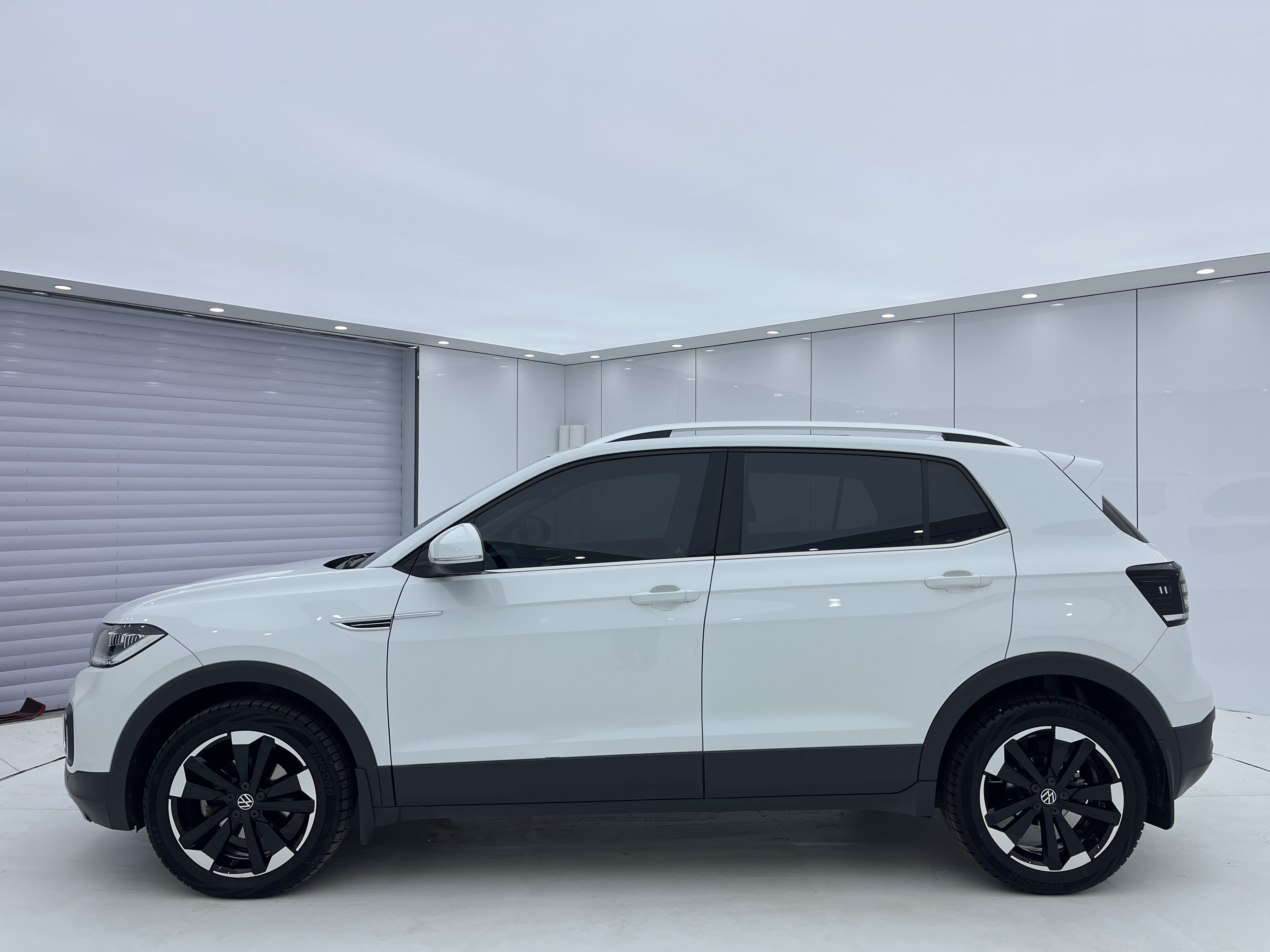 Tacqua 2021 car image #8