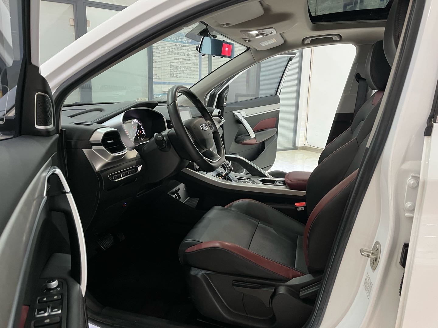 GEELY Coolray 2021 car image #8
