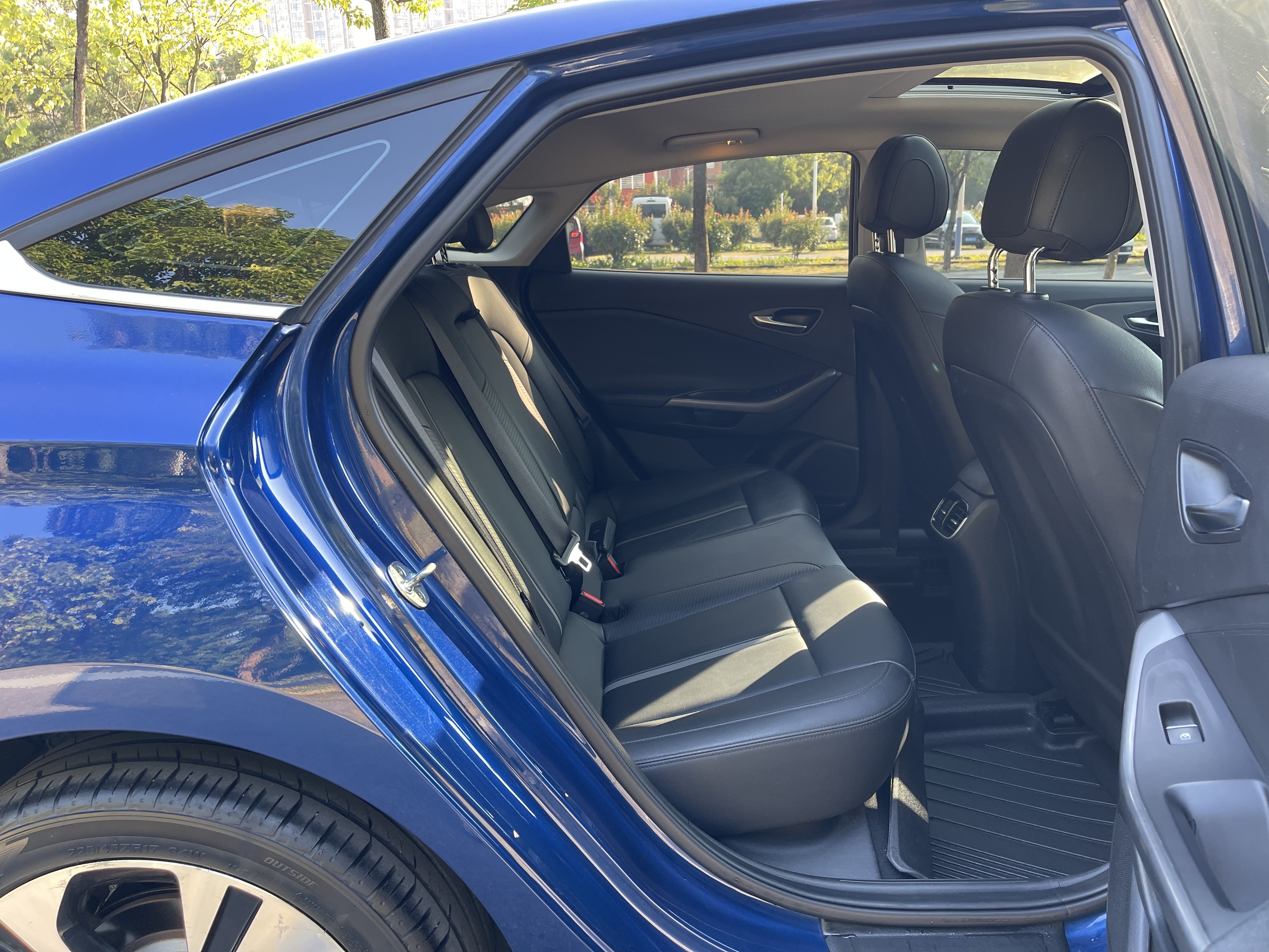 Hyundai Lafesta 2021 car image #8