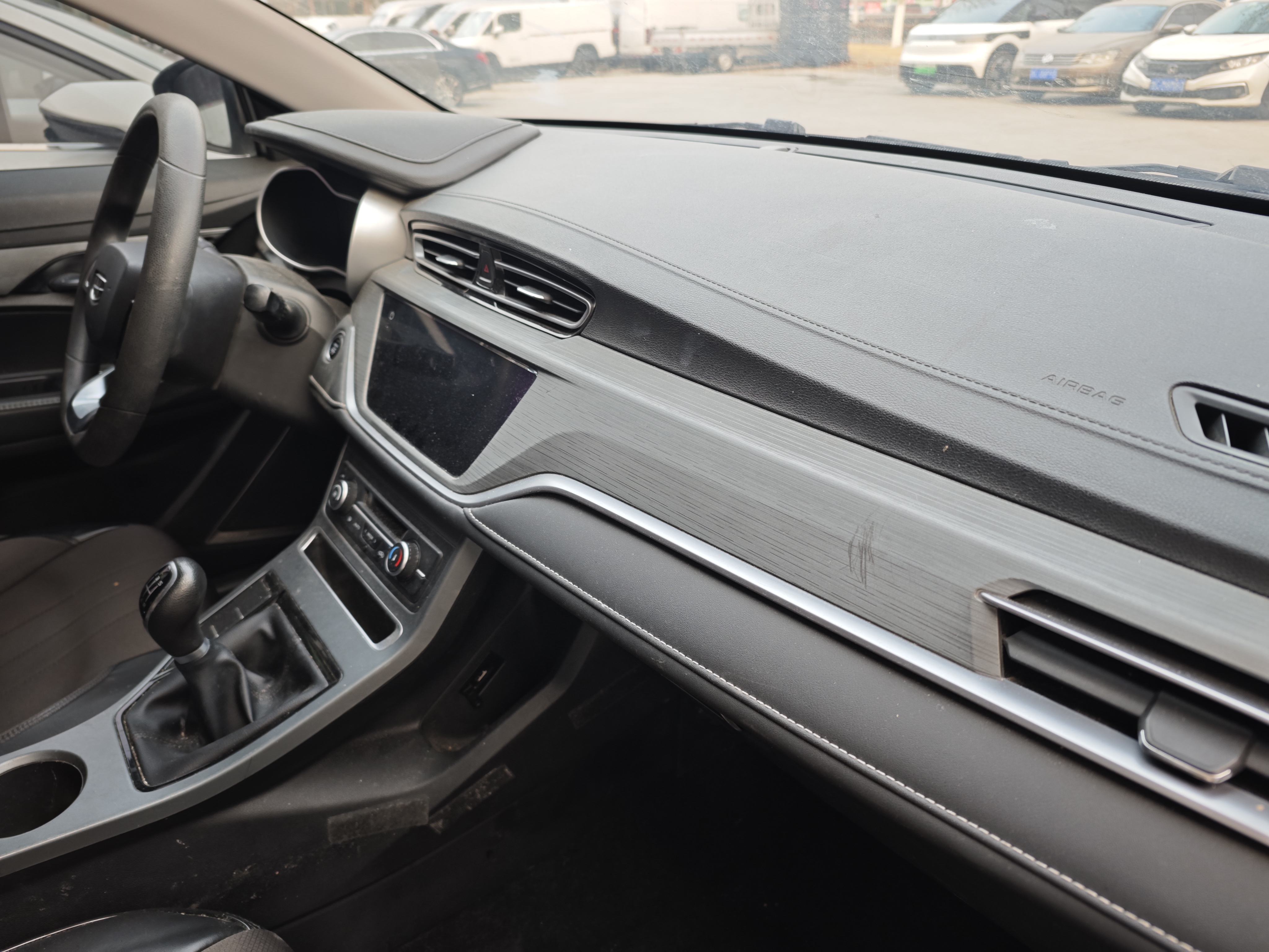 Emgrand 2021 car image #8