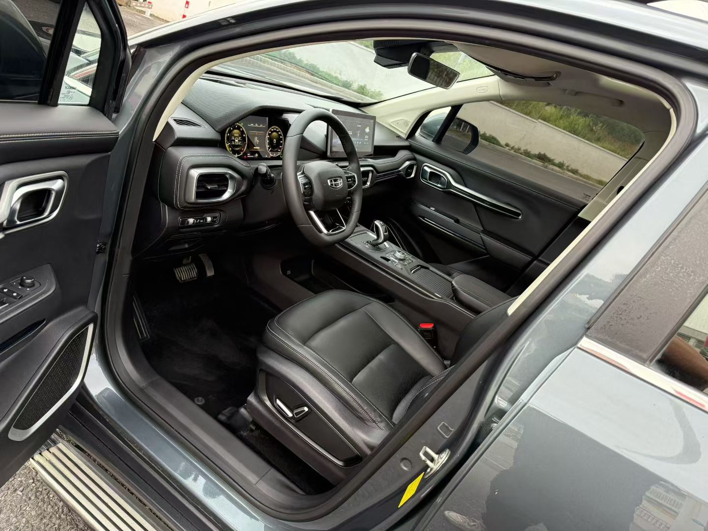 GEELY Okavango 2021 car image #8