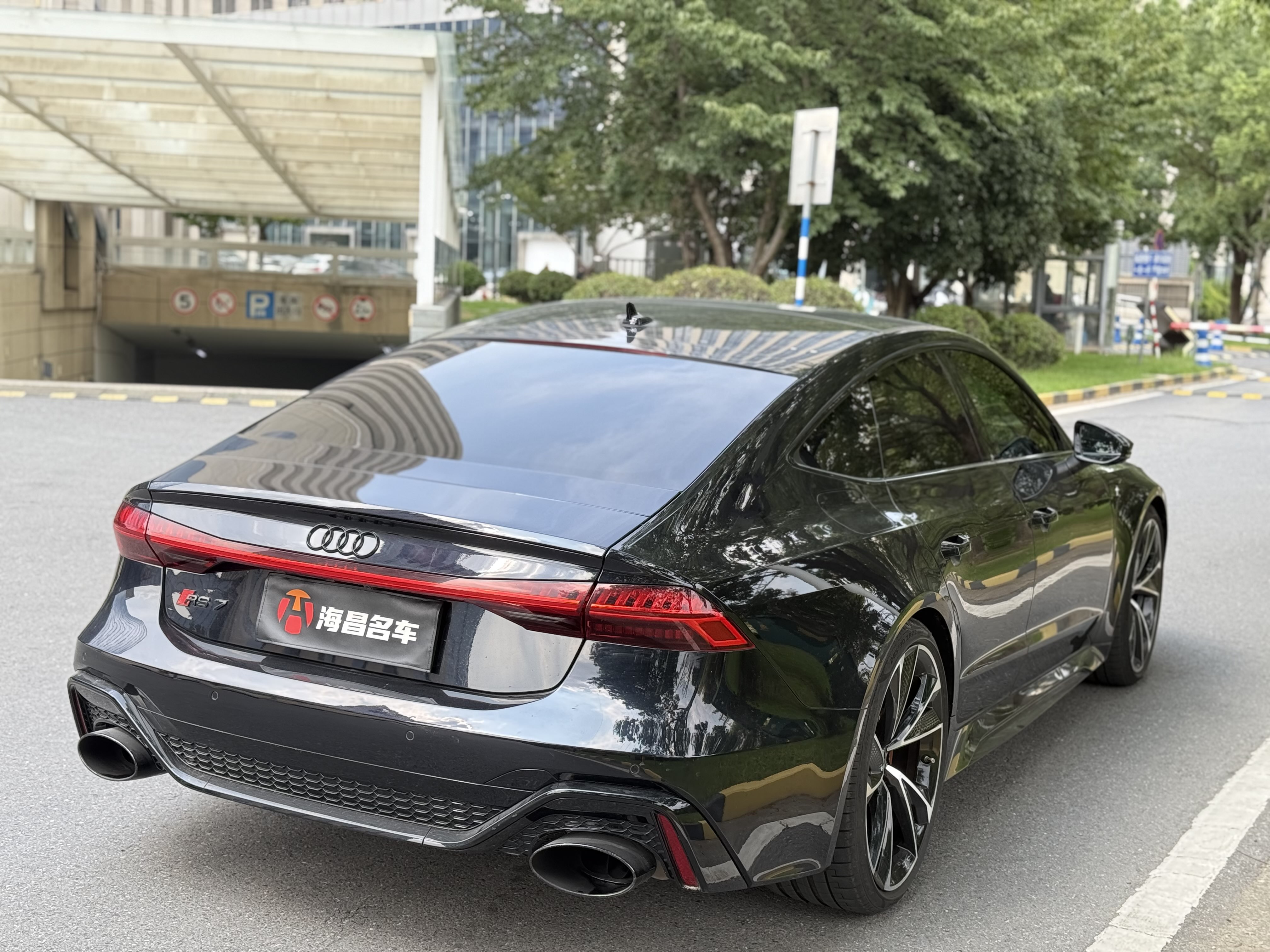 Audi RS 7 2021 car image #8