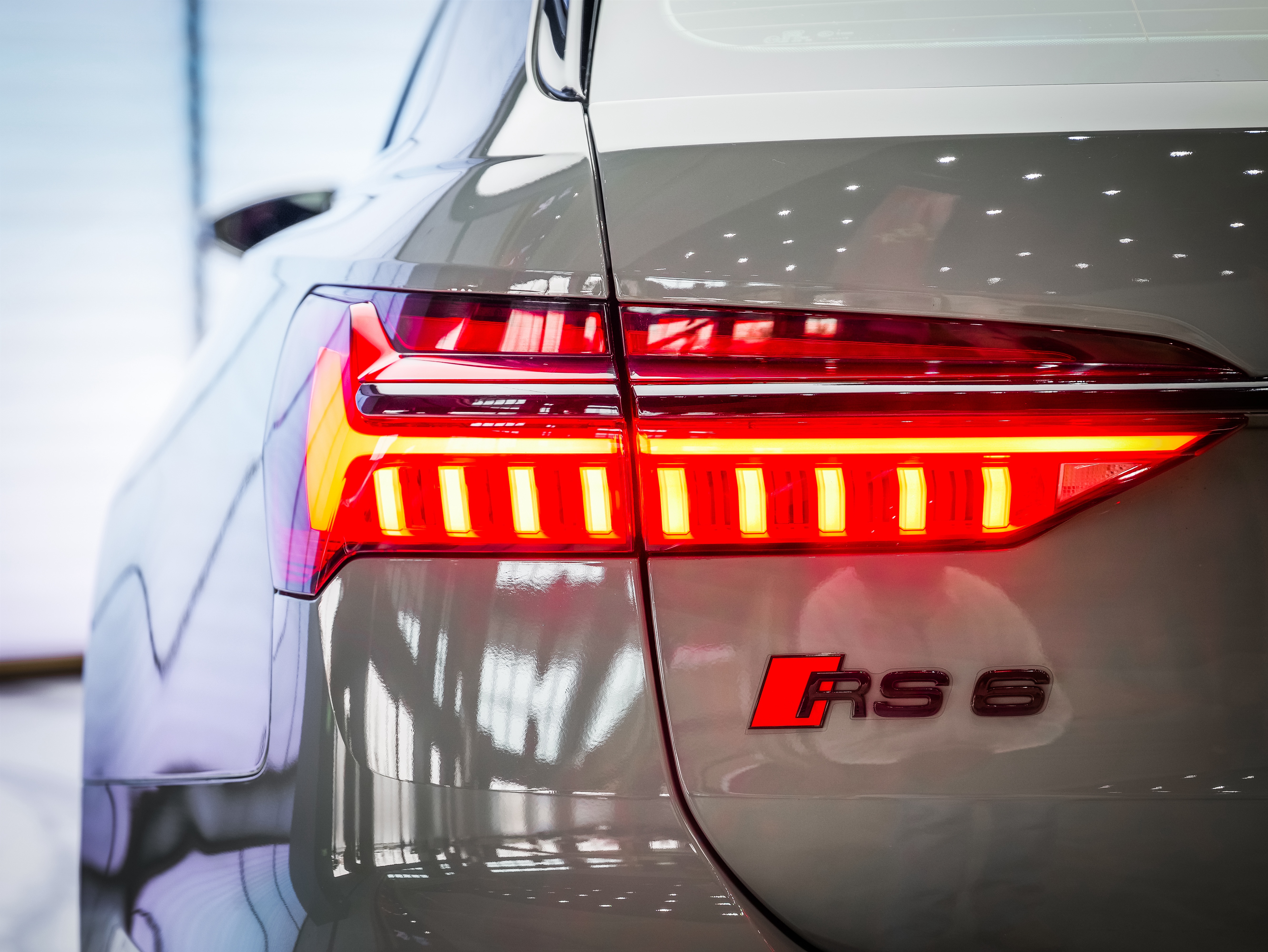 Audi RS 6 2021 car image #8