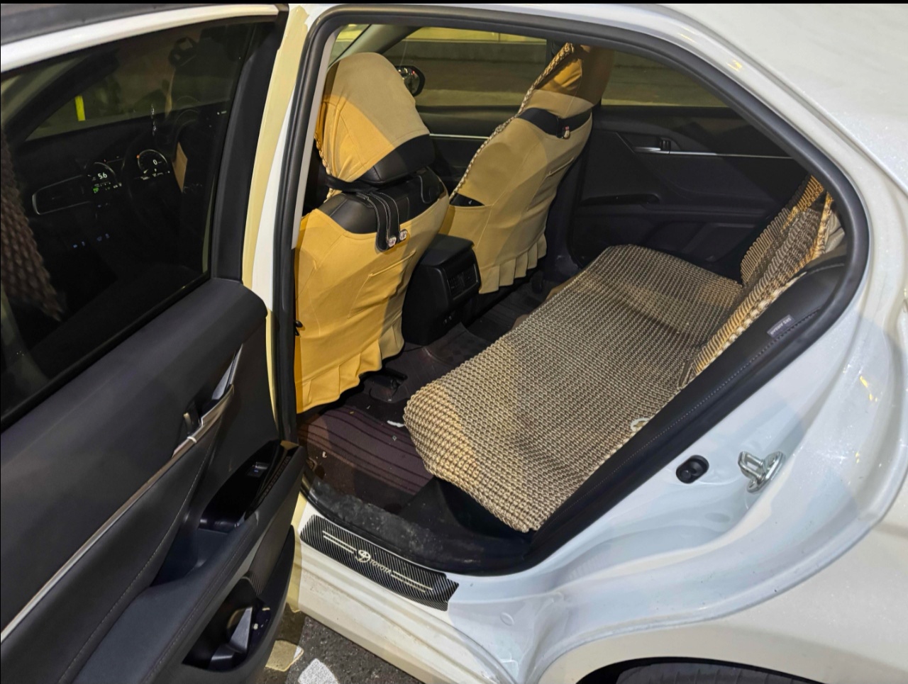 Toyota Camry 2022 car image #8