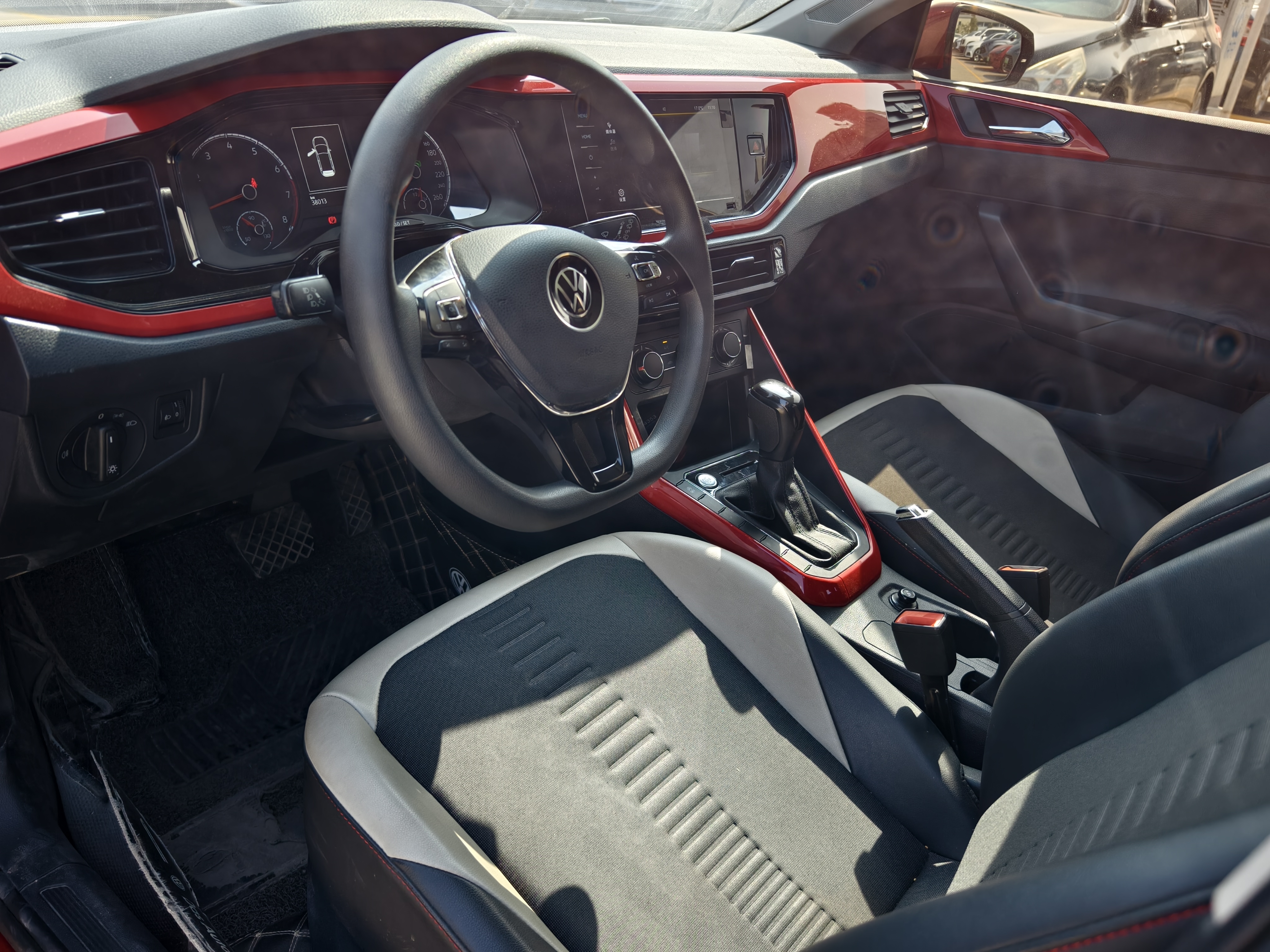 Volkswagen Polo 2021 car image #8