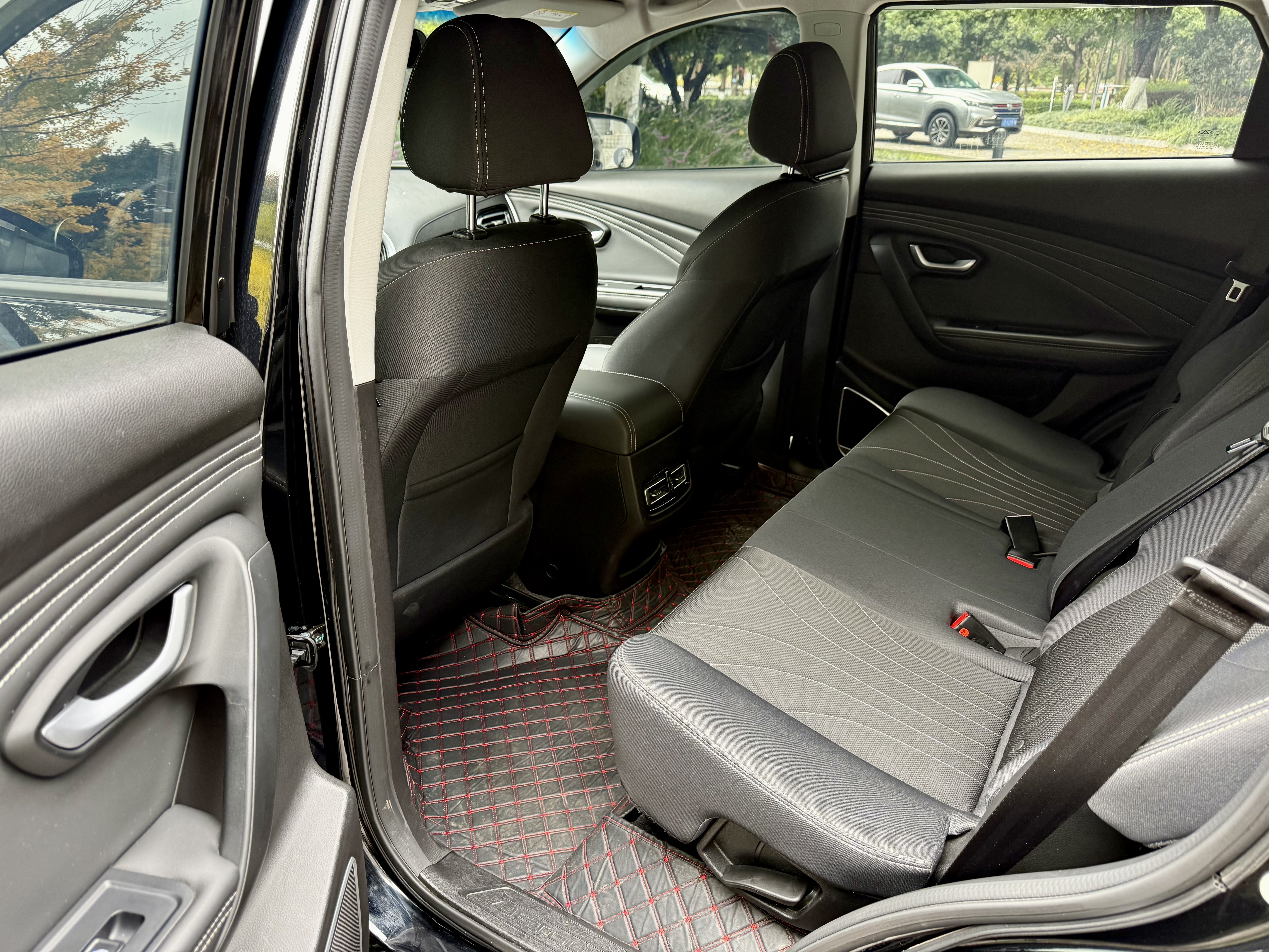 Jetour X70M 2022 صورة سيارة #8