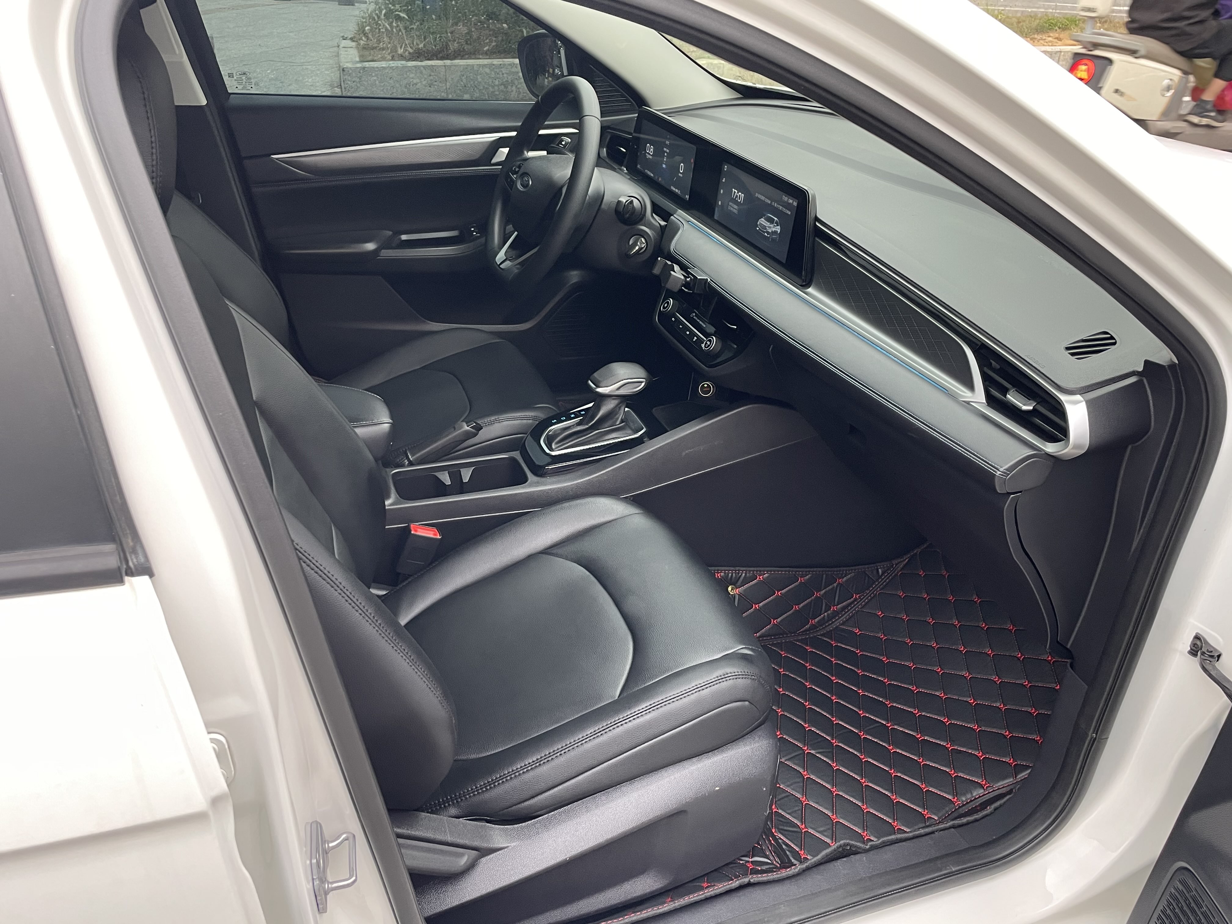 Ford Escort 2022 car image #8