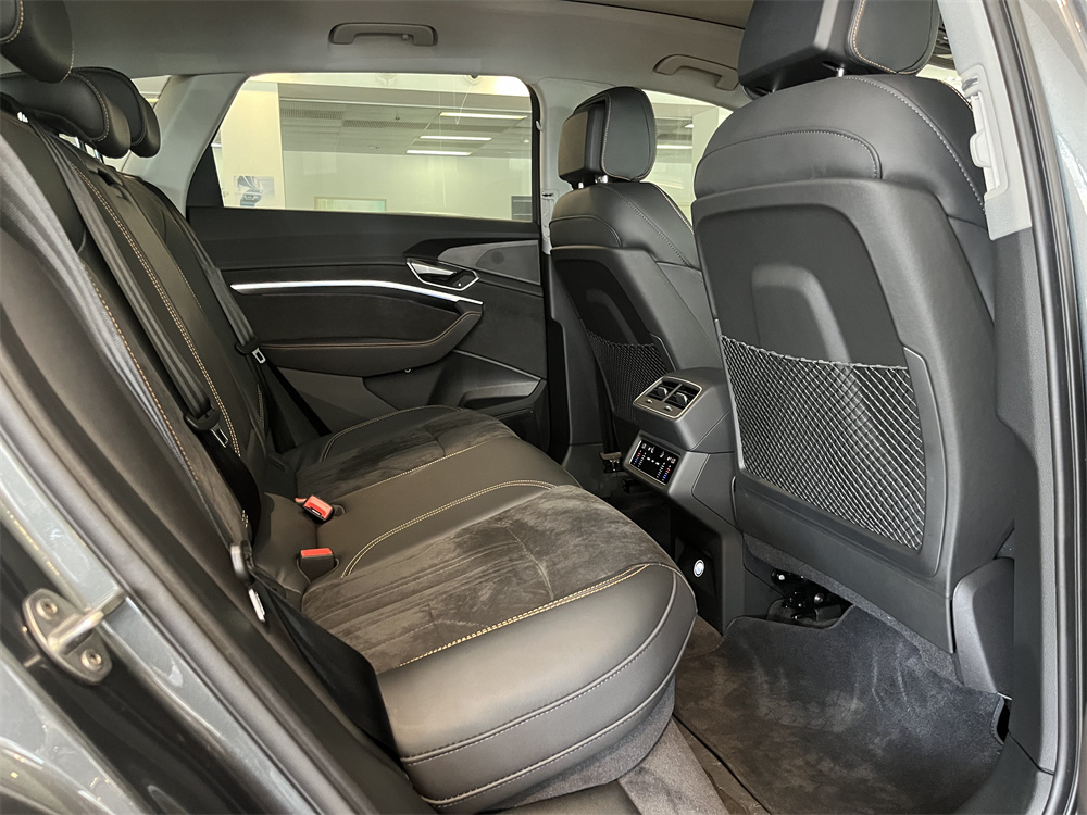 Audi e-tron 2023 #8 Audi e-tron 2023 car image #8