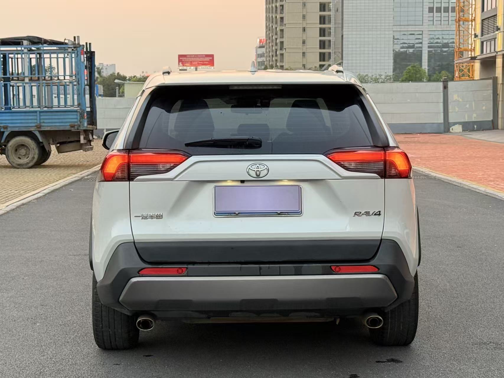 Toyota RAV4 2021 car image #8