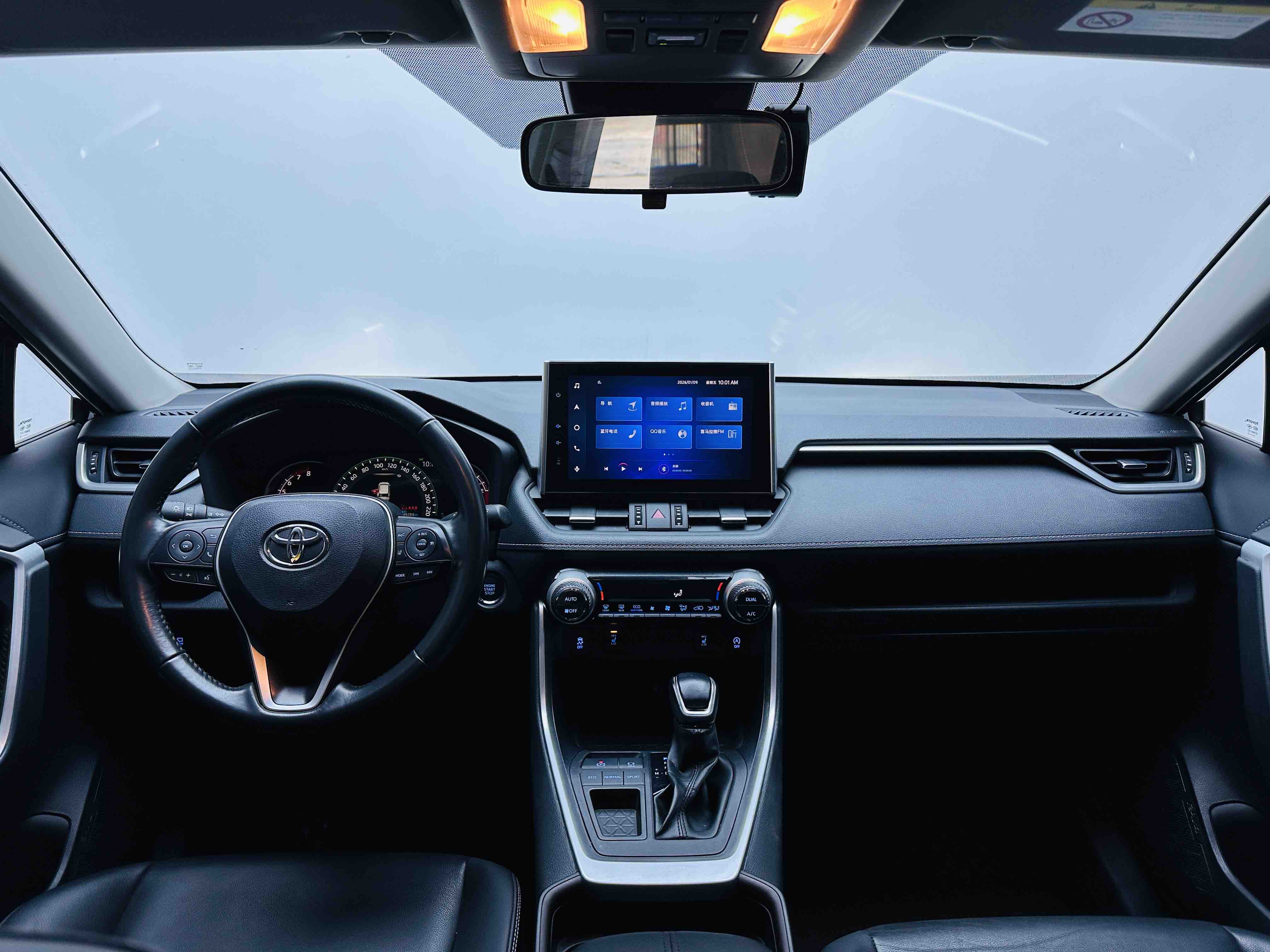 Toyota RAV4 2023 #8 Toyota RAV4 2023 car image #8