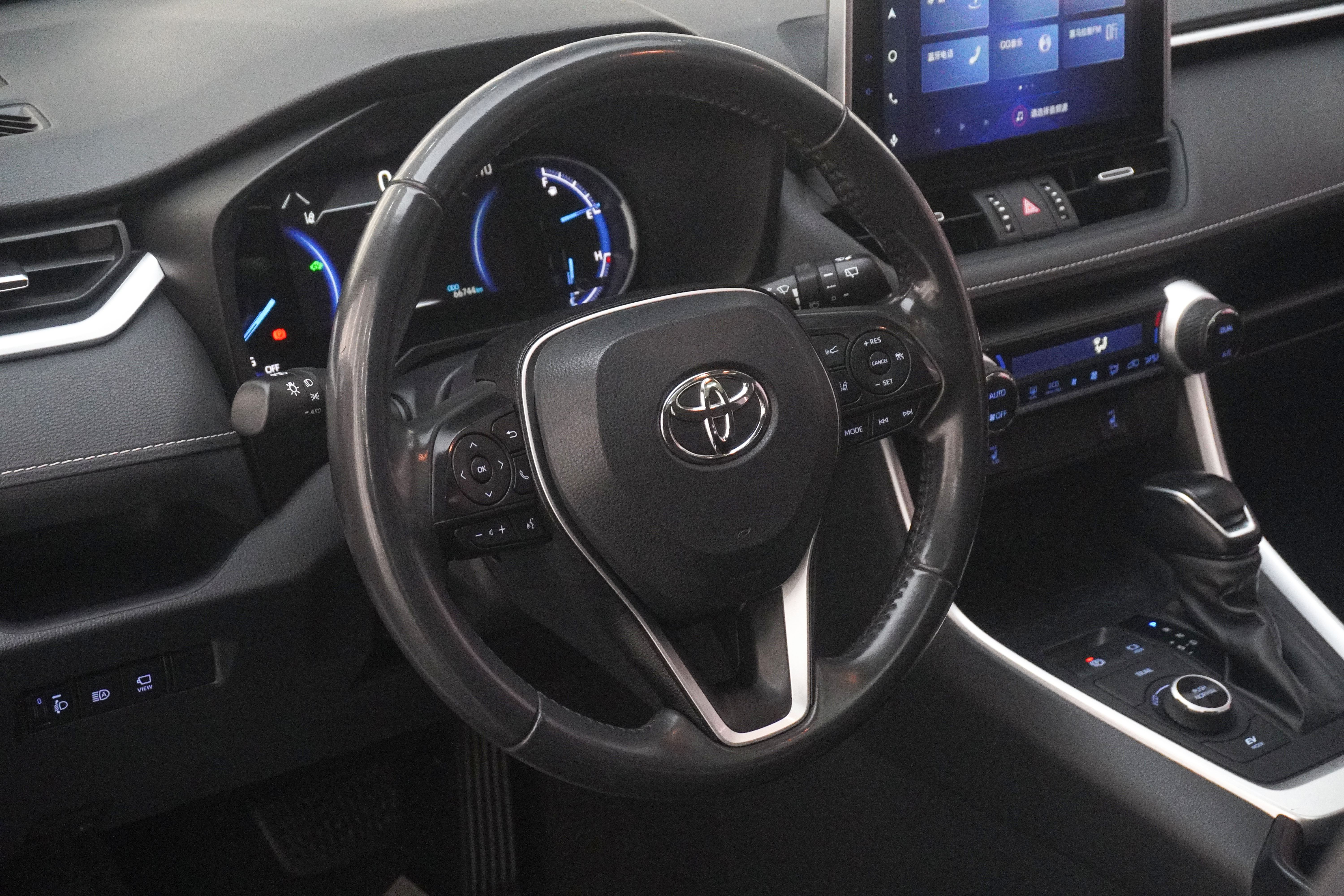 Toyota RAV4 2021 #8 Toyota RAV4 2021 car image #8