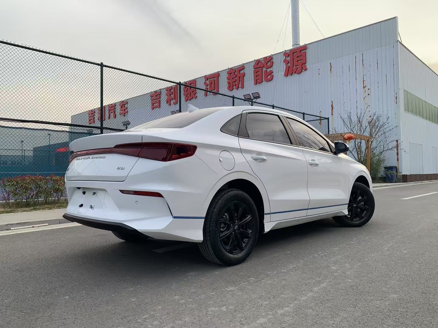 BYD e3 2023 car image #8