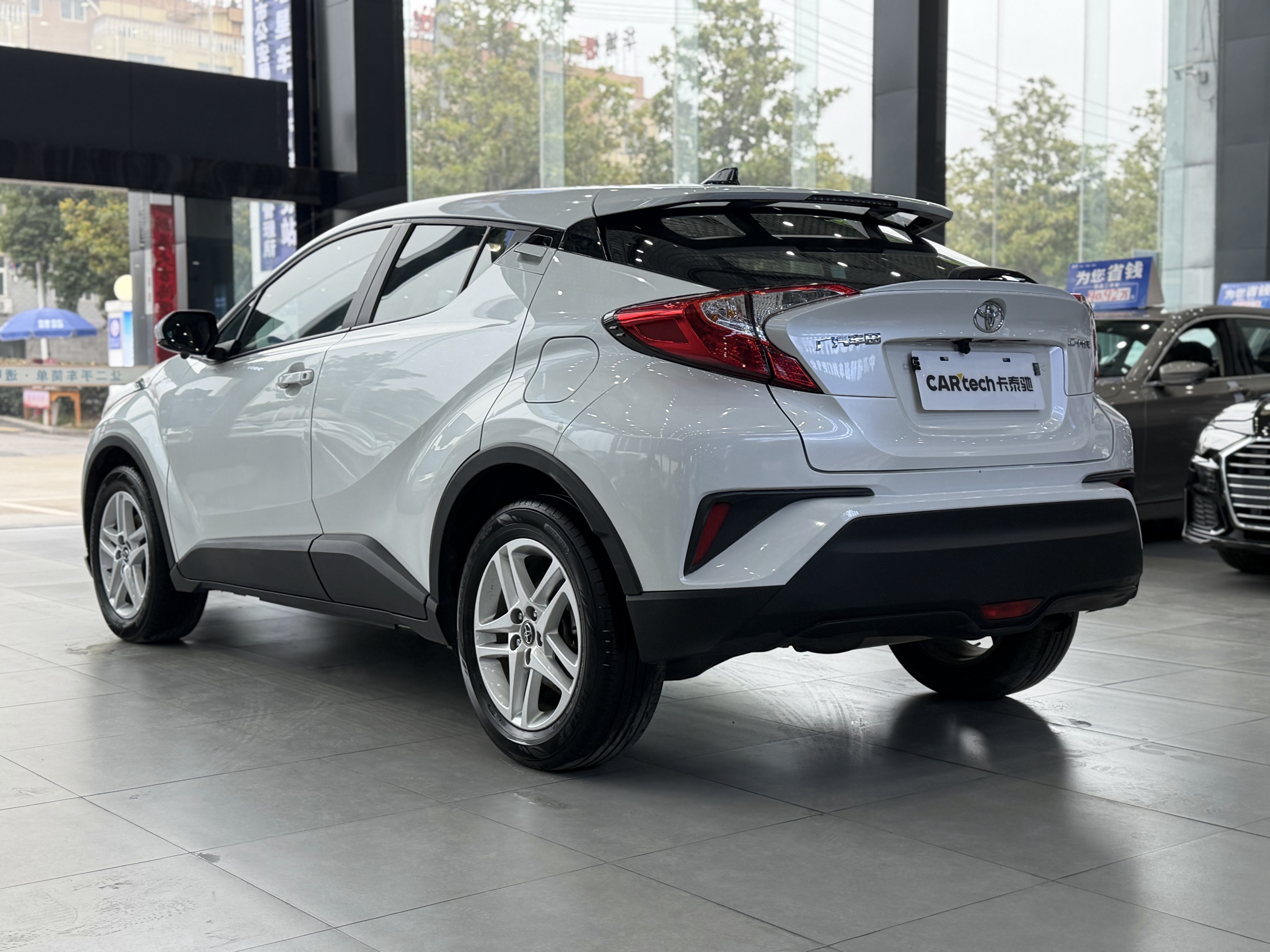 Toyota C-HR 2021 immagine di auto #8