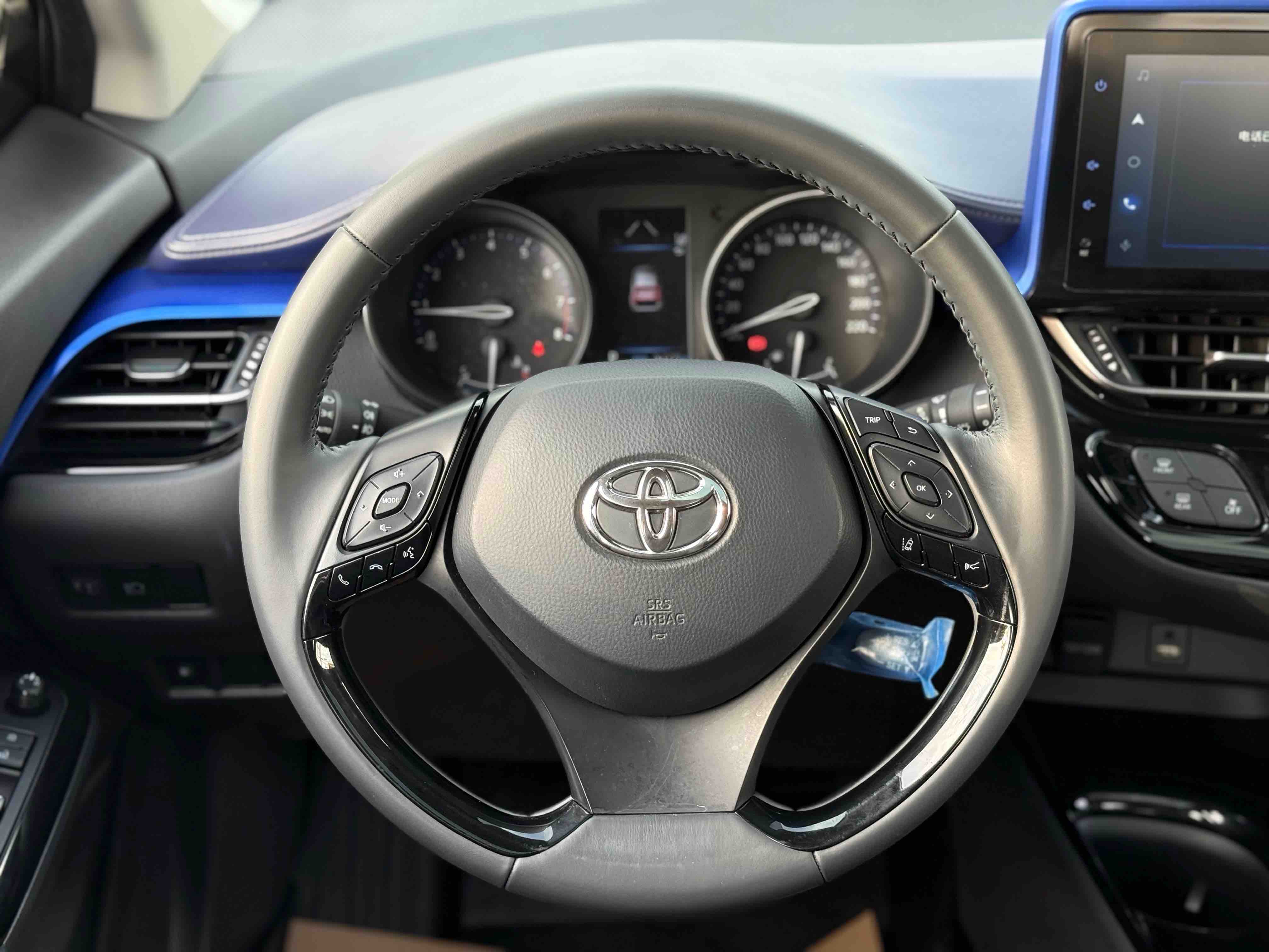 Toyota C-HR 2022 #8 Toyota C-HR 2022 car image #8