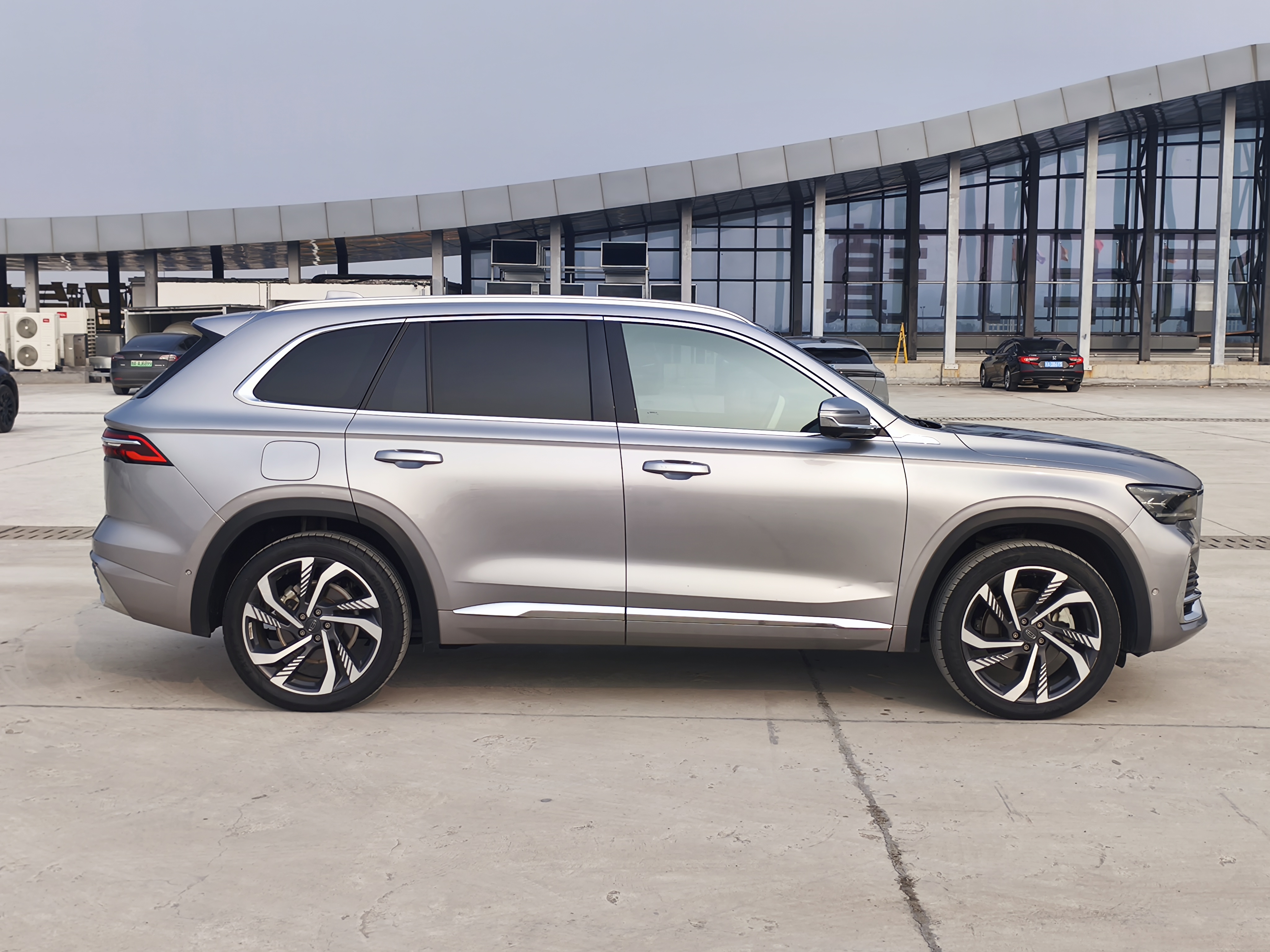 GEELY Tugella 2022 car image #8