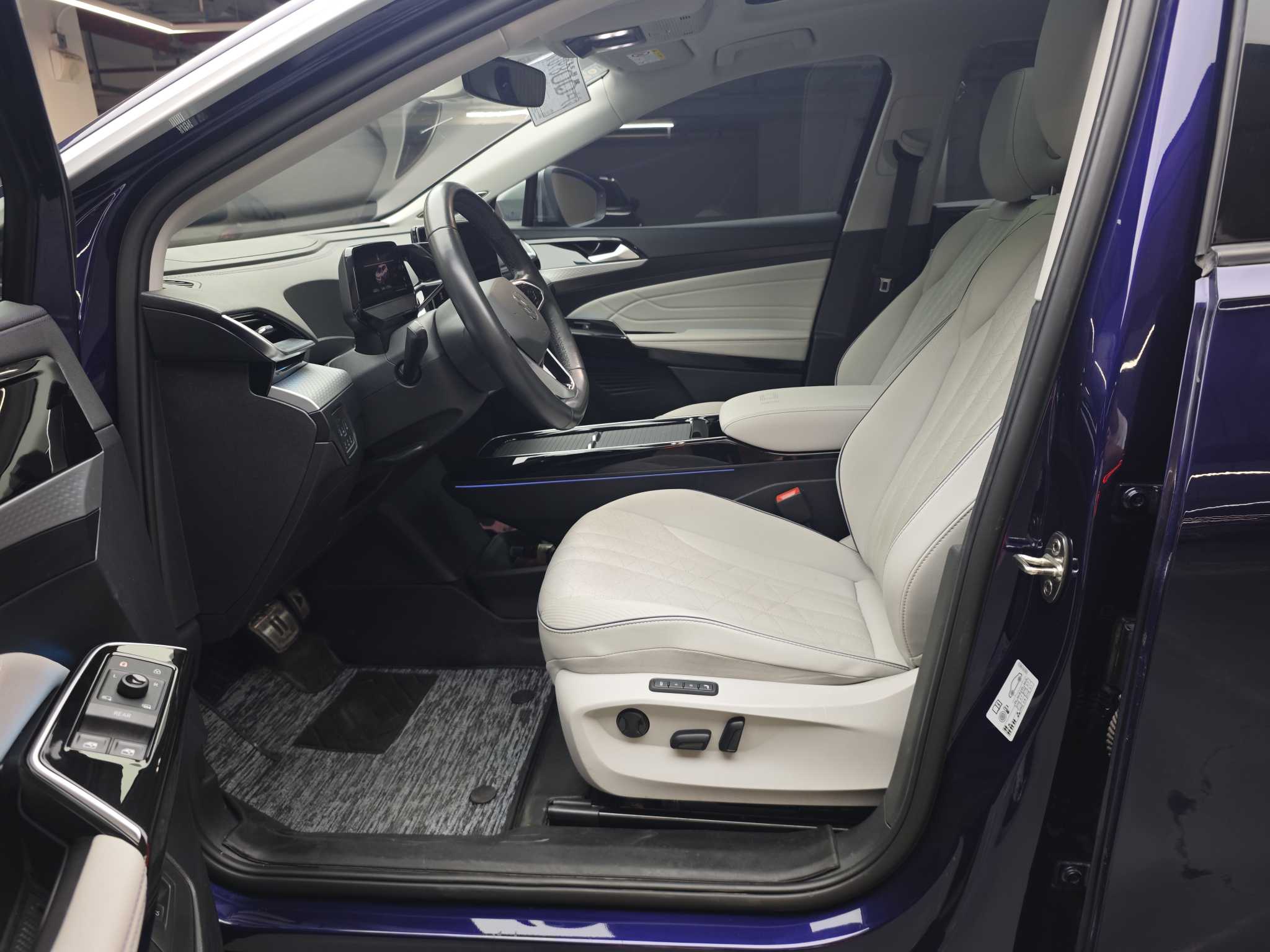 Volkswagen ID.6 X 2021 car image #8