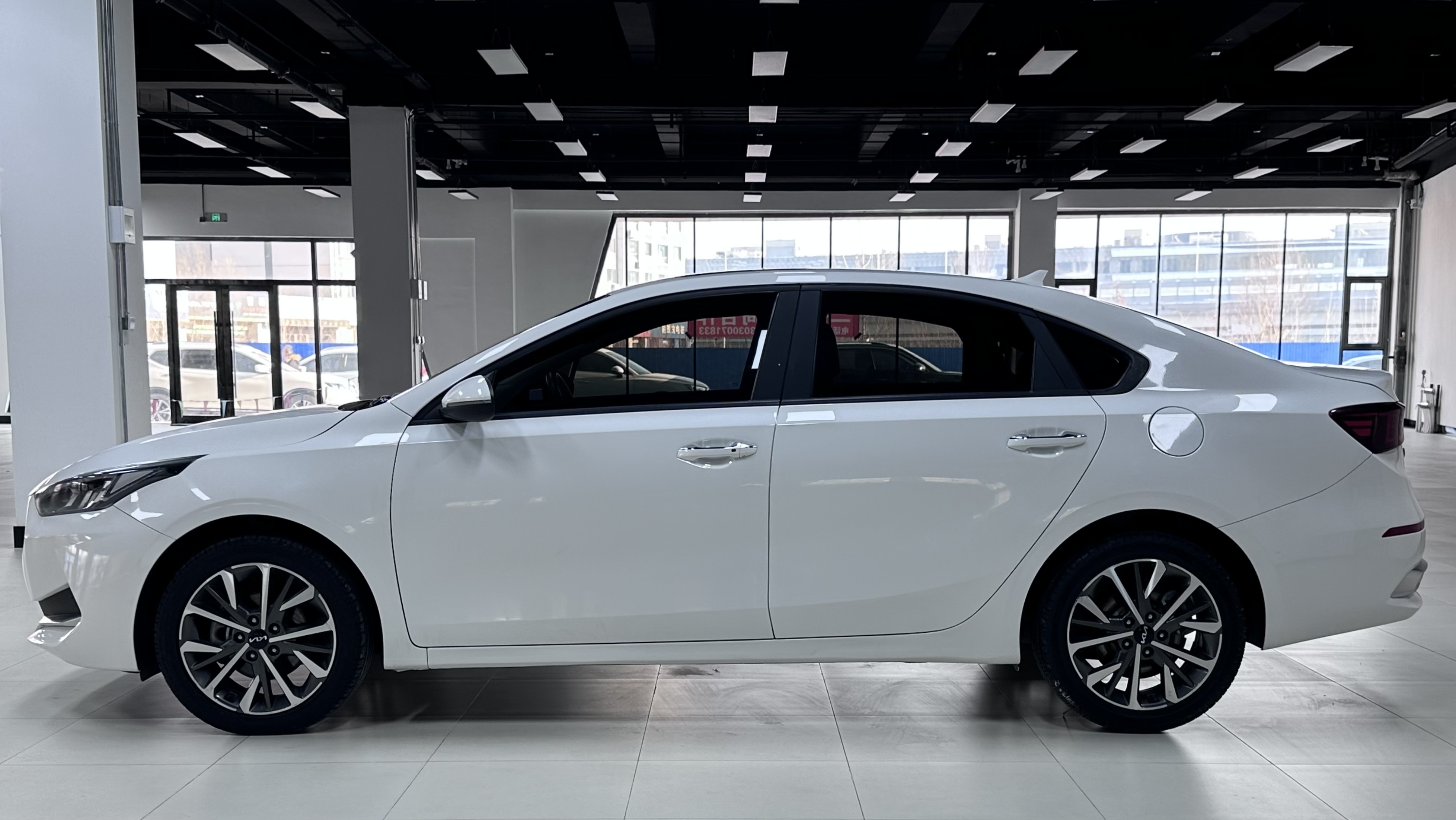 起亚 起亚K3 2023 汽车图片 #8