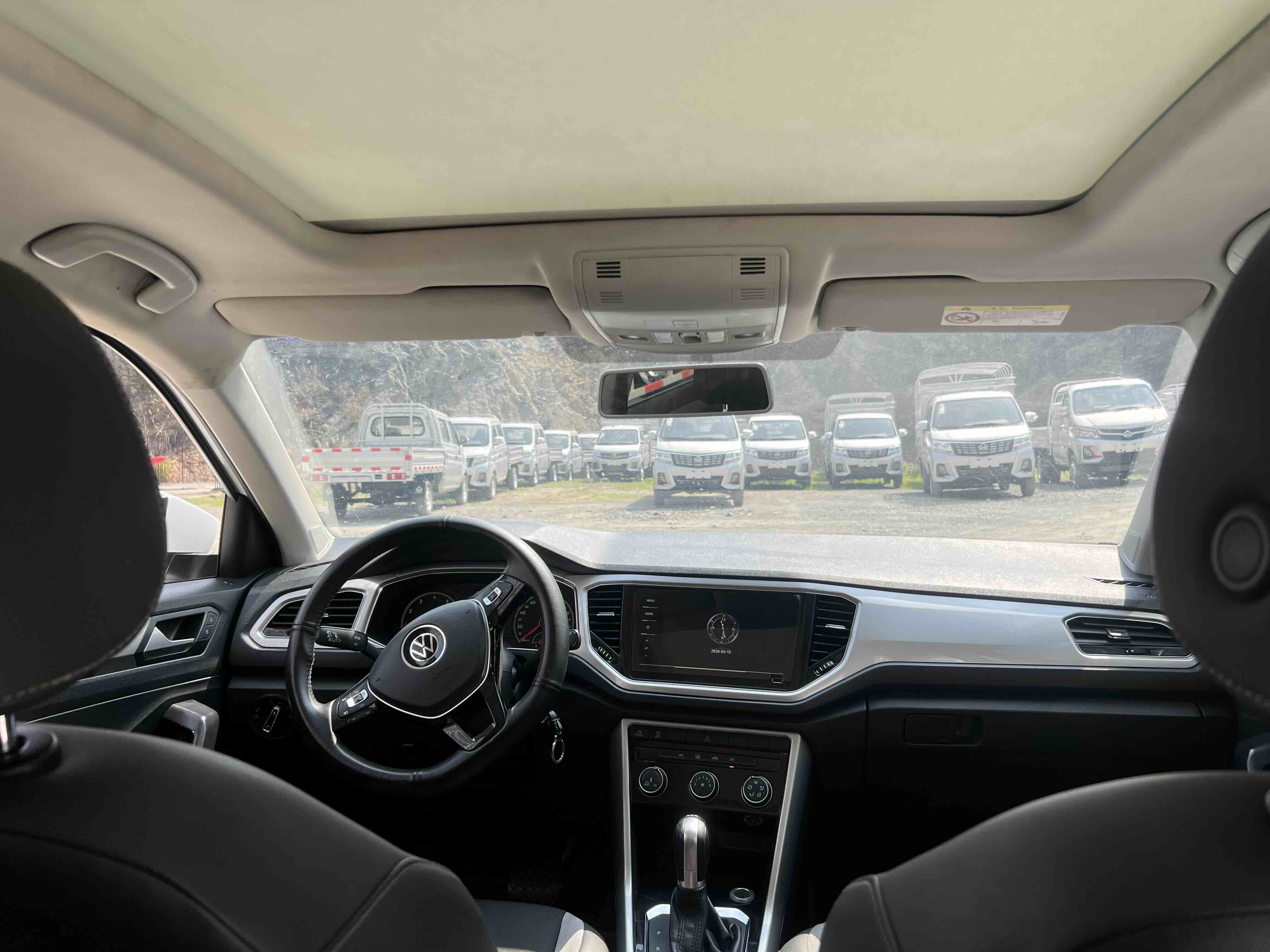 Volkswagen T-Roc 2021 car image #8