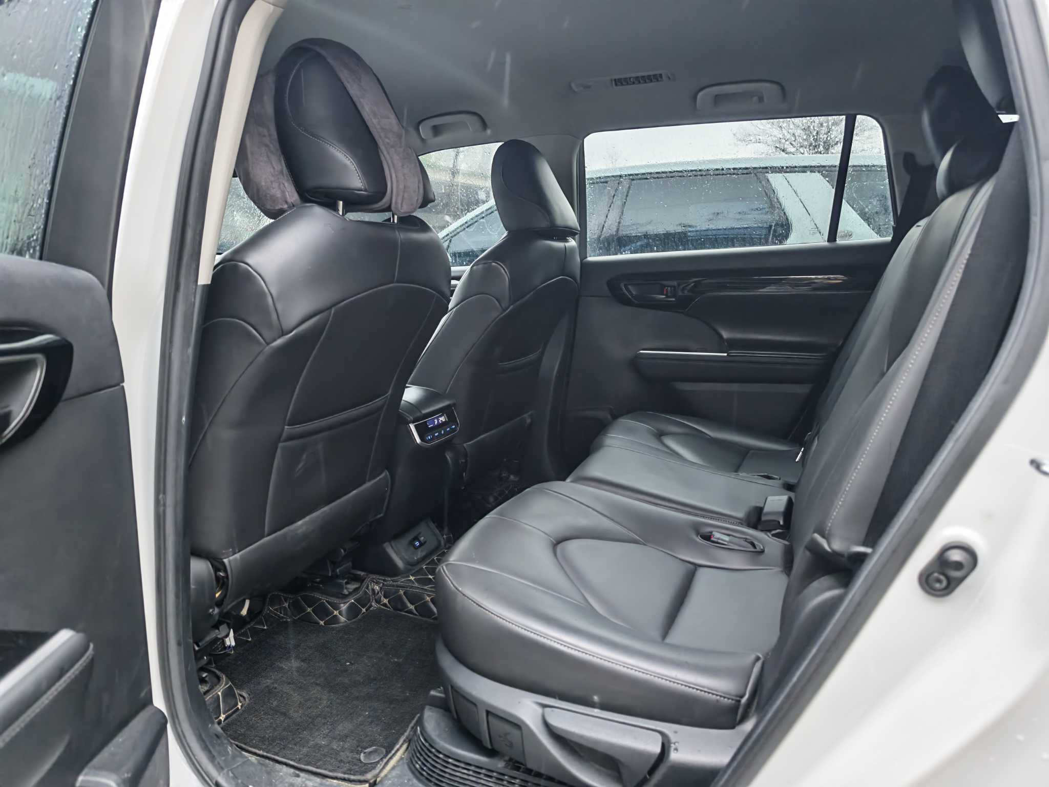 Toyota Highlander 2023 изображение автомобиля #8