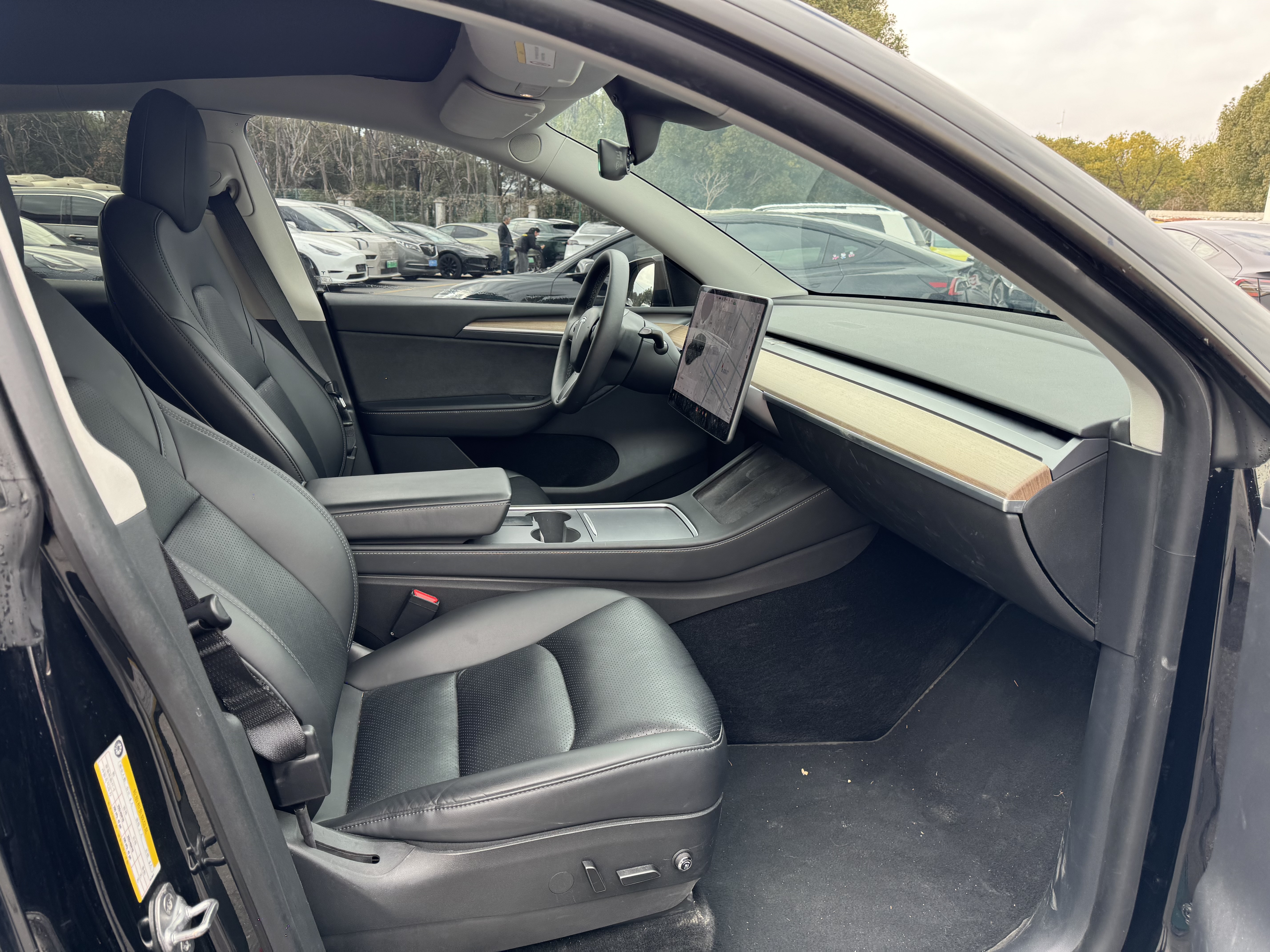Tesla Model Y 2021 #8 Tesla Model Y 2021 car image #8