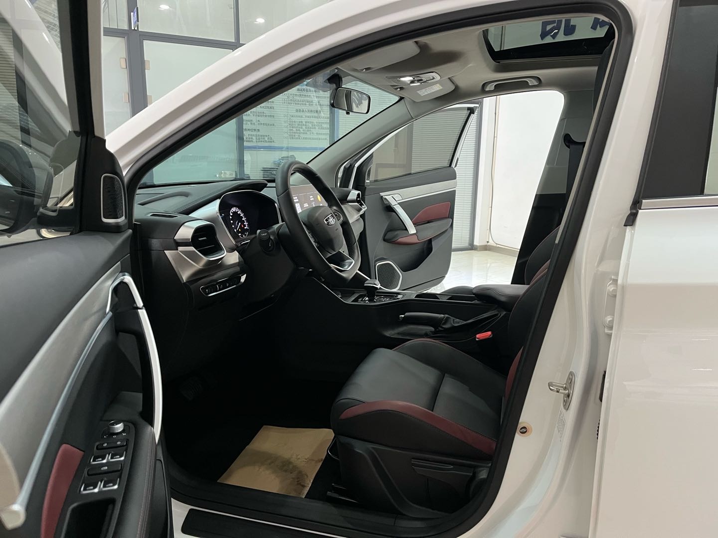 GEELY Coolray 2022 car image #8