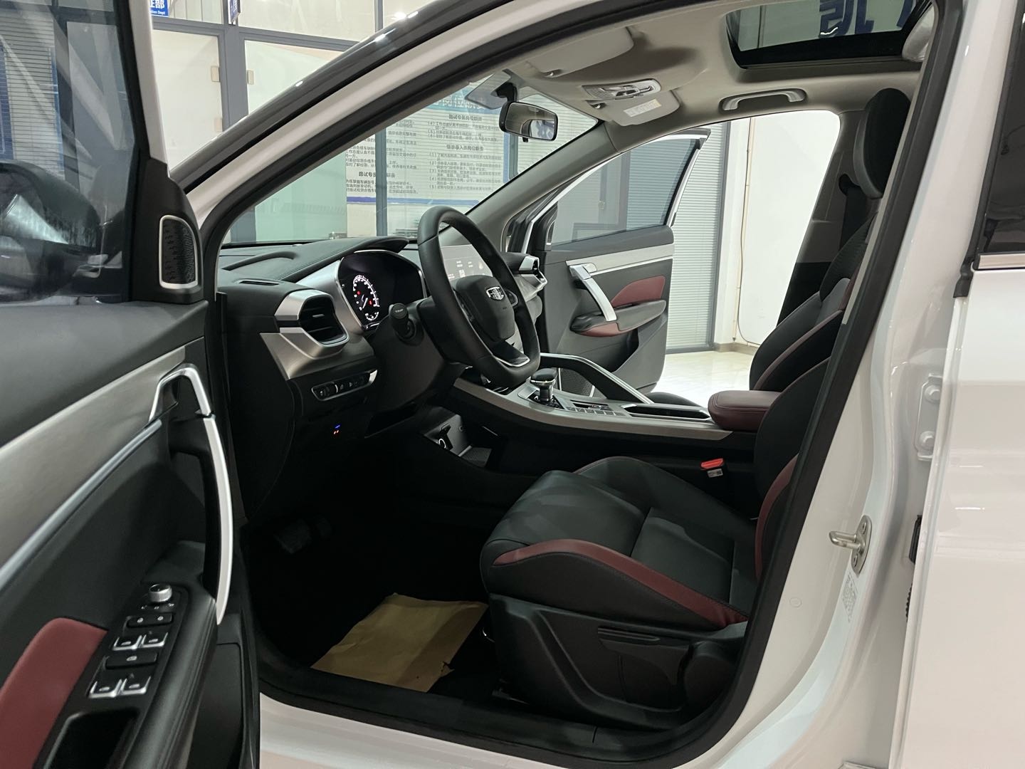 GEELY Coolray 2022 #8 GEELY Coolray 2022 car image #8