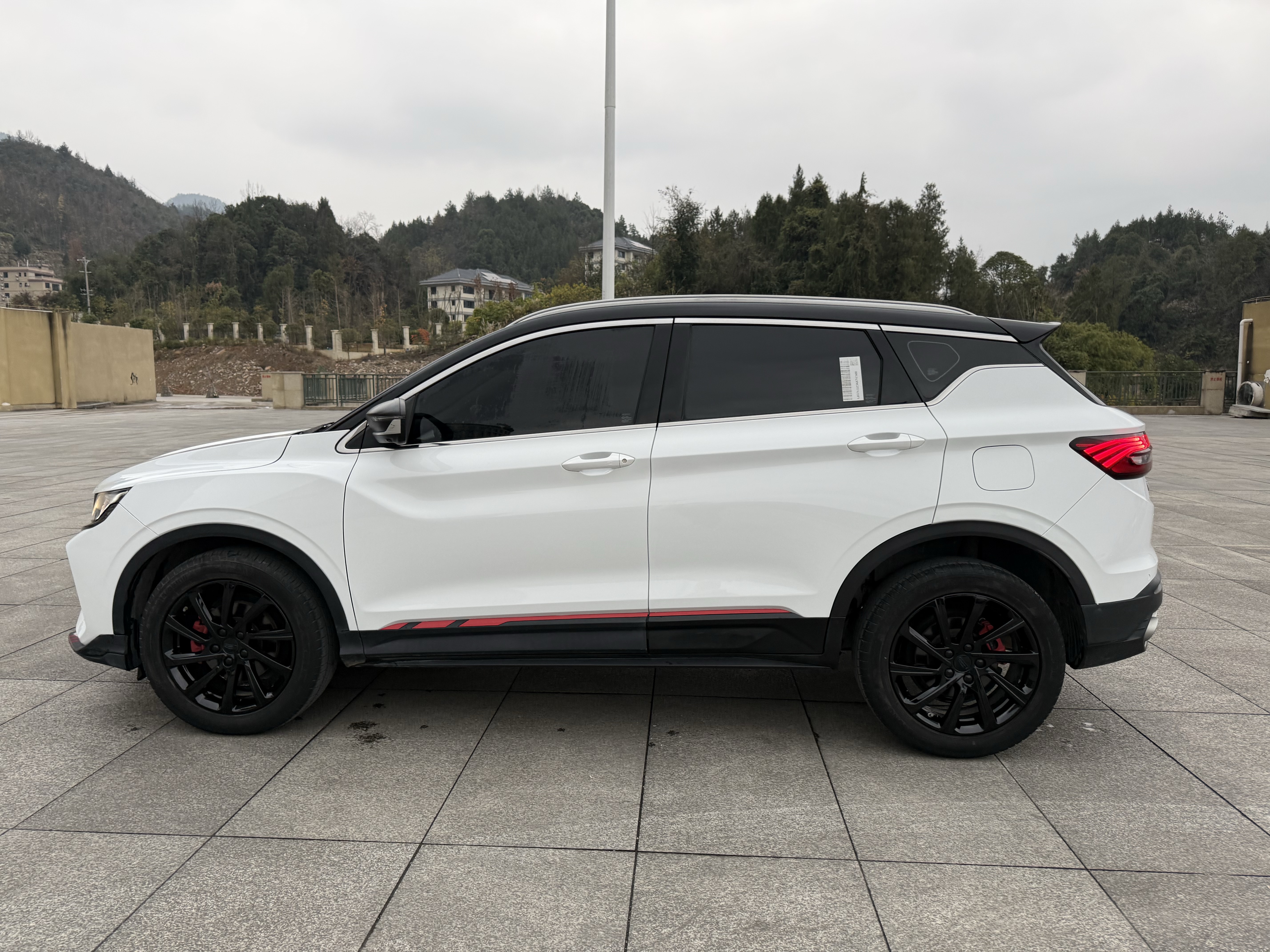 GEELY Coolray 2022 immagine di auto #8