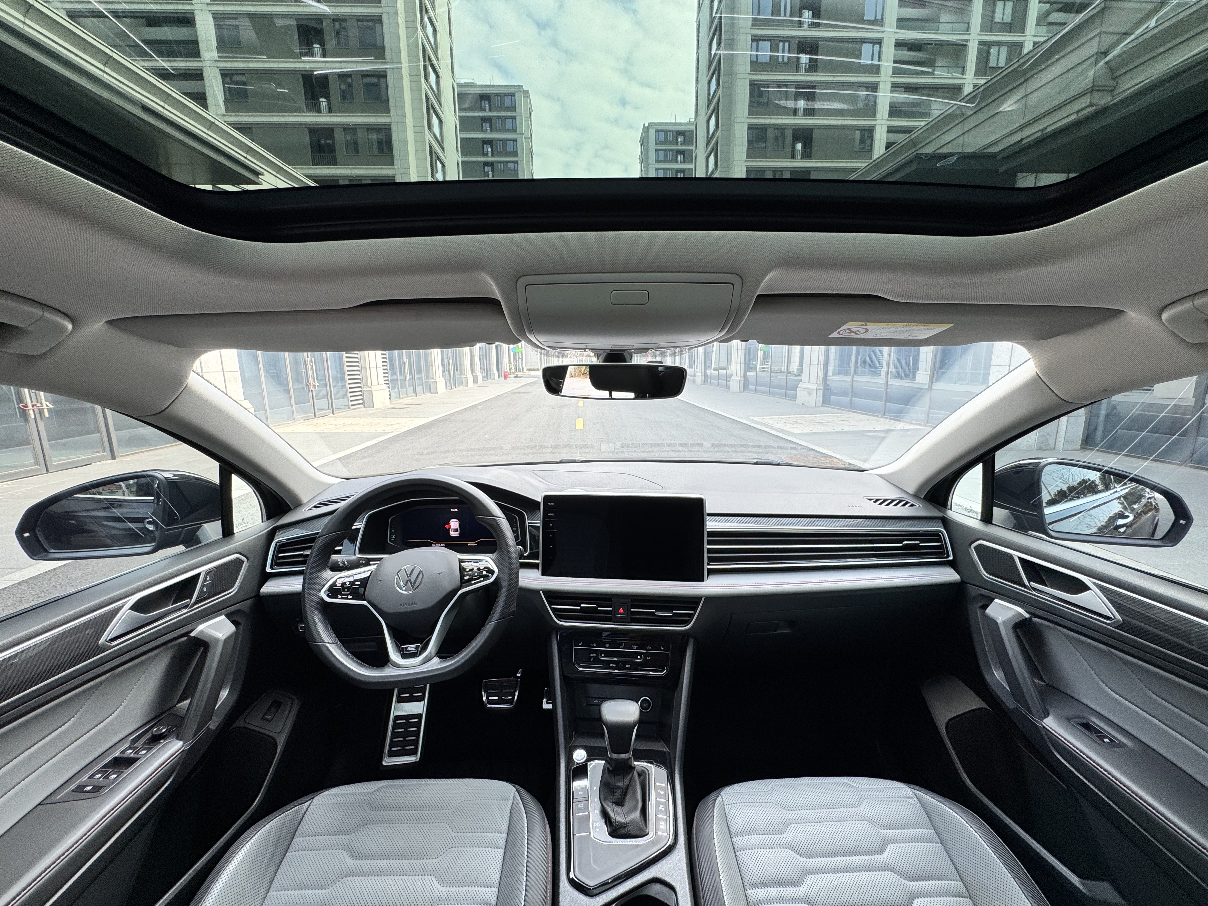 Volkswagen Tiguan X 2023 immagine di auto #8