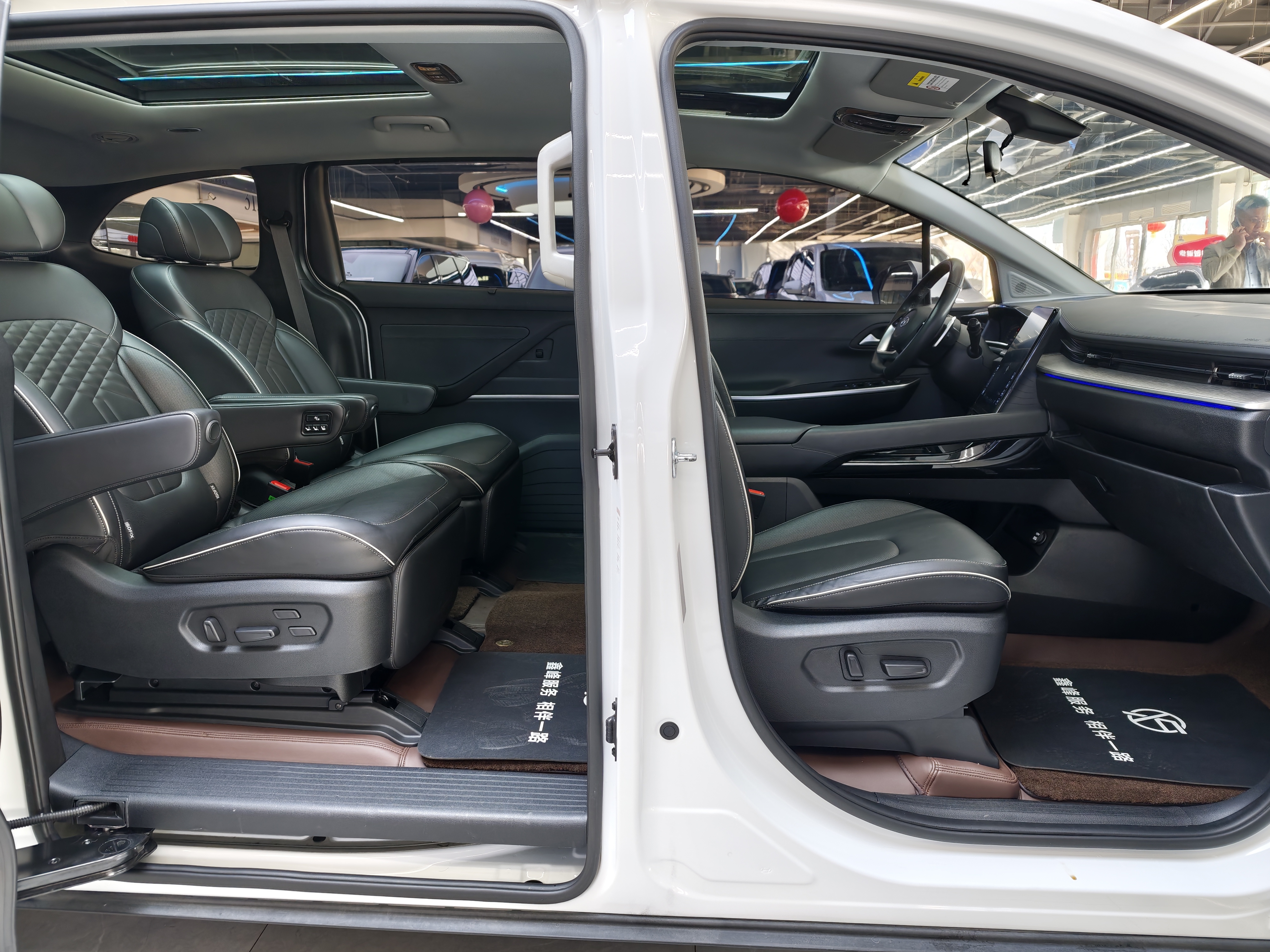 Hyundai Custo 2022 car image #8