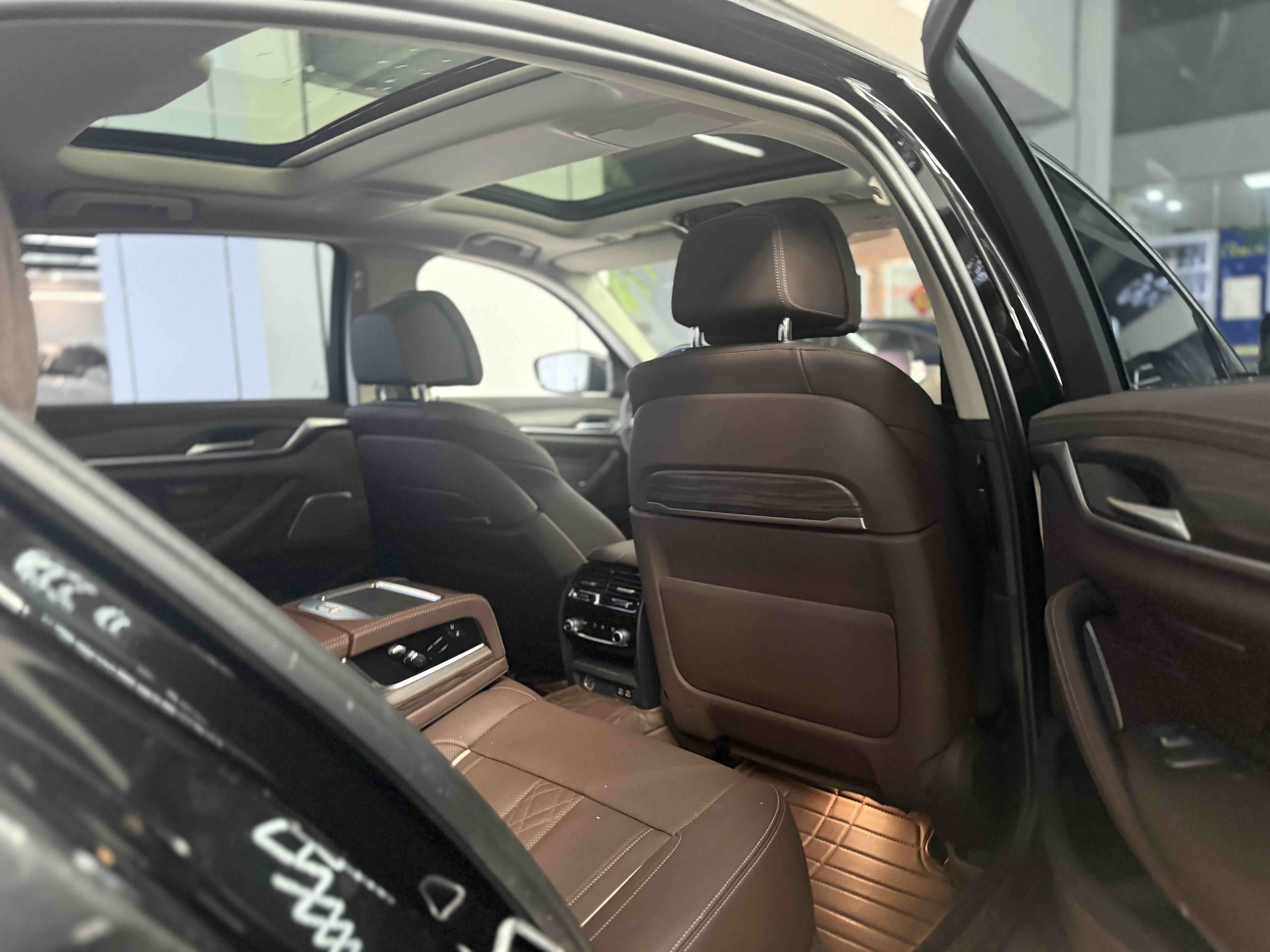 BMW 5 Series 2022 car image #8