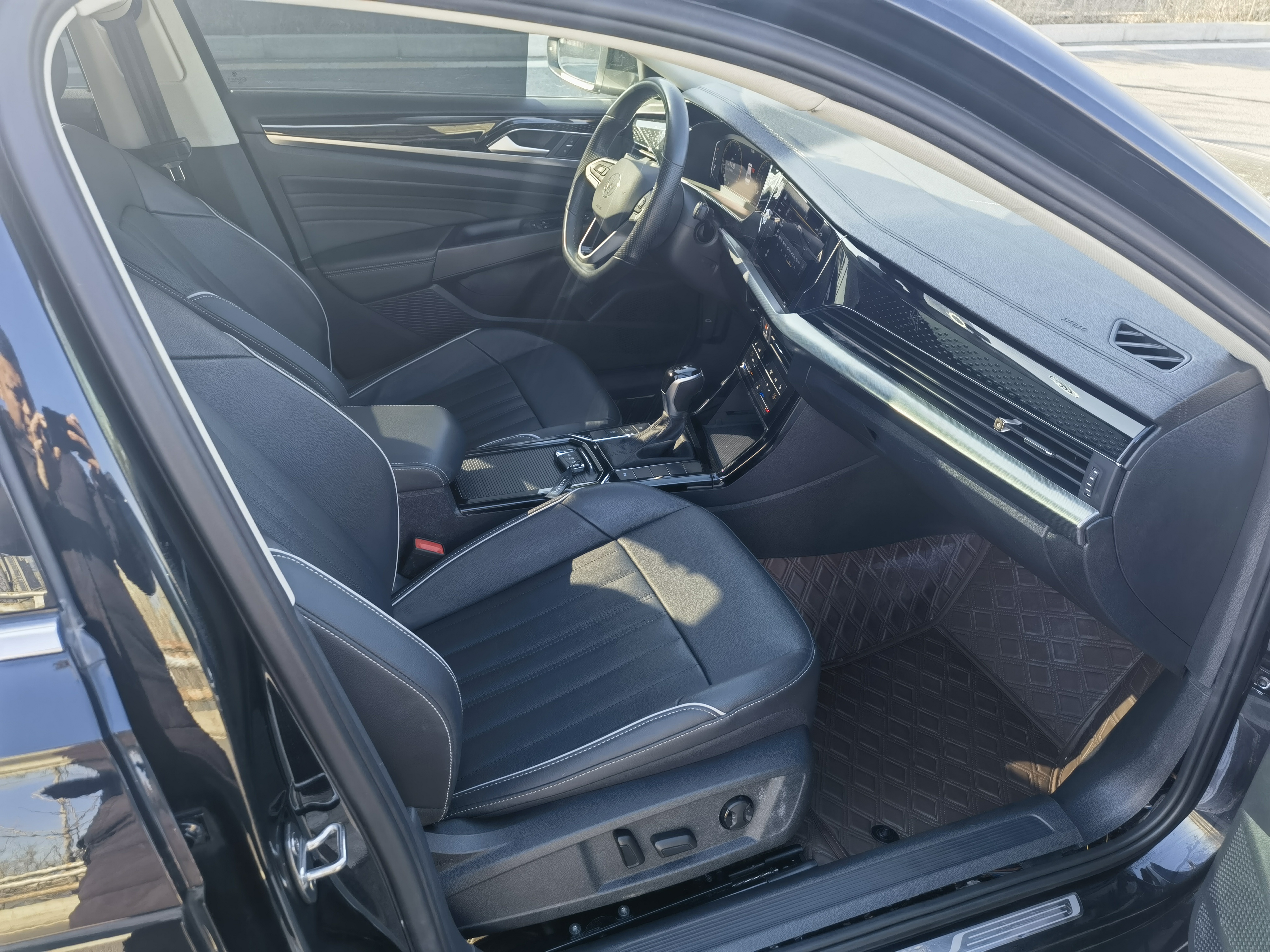 Volkswagen Passat 2022 immagine di auto #8