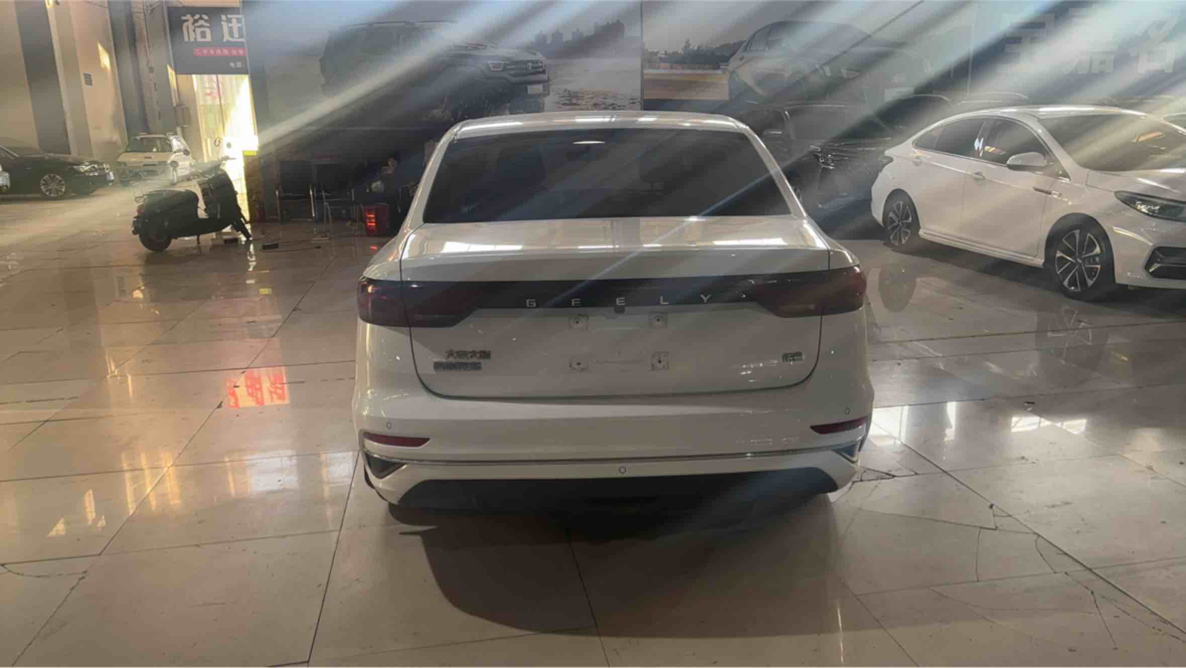 GEELY Emgrand 2022 #8 GEELY Emgrand 2022 car image #8