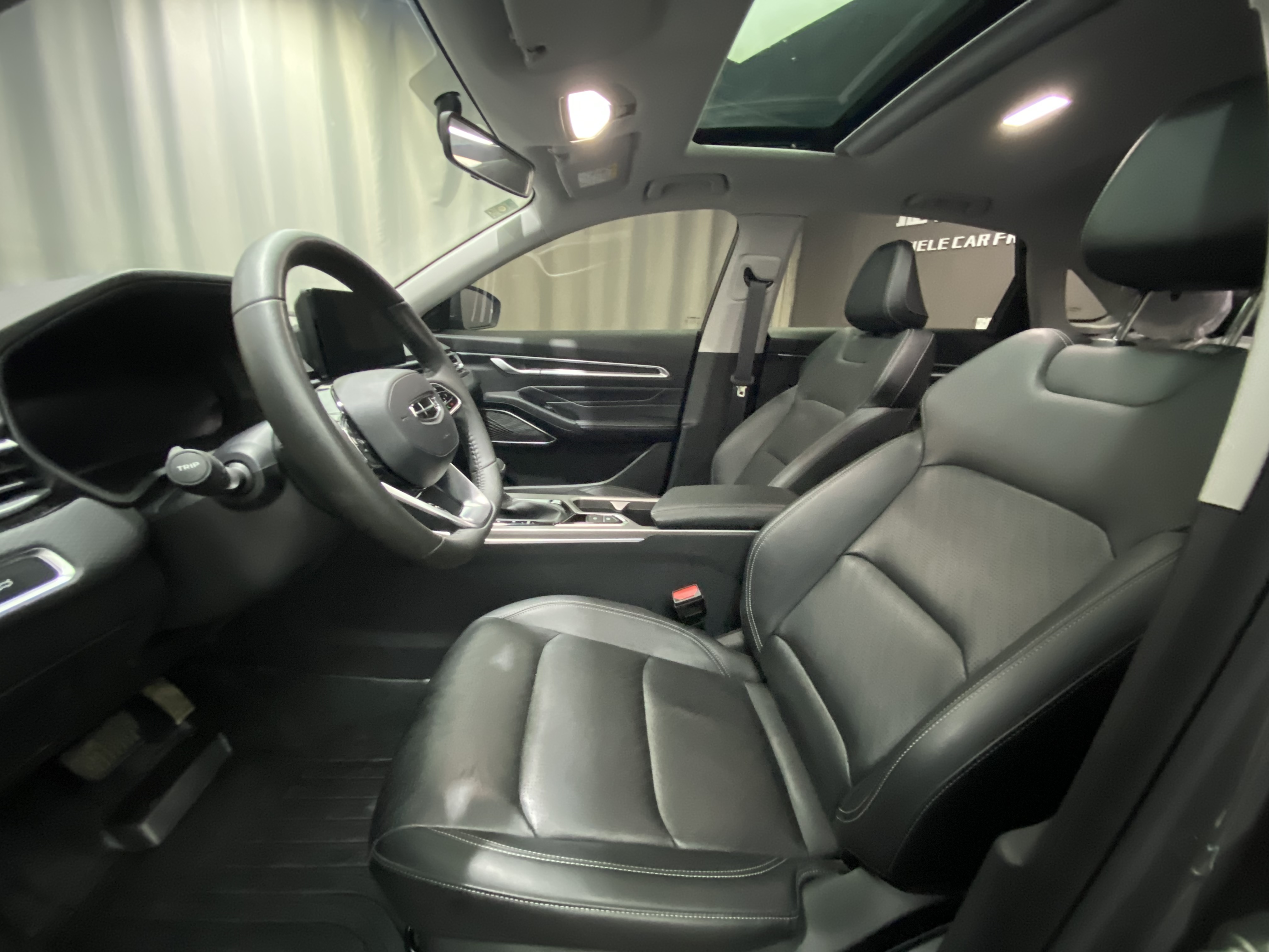 Emgrand 2023 car image #8