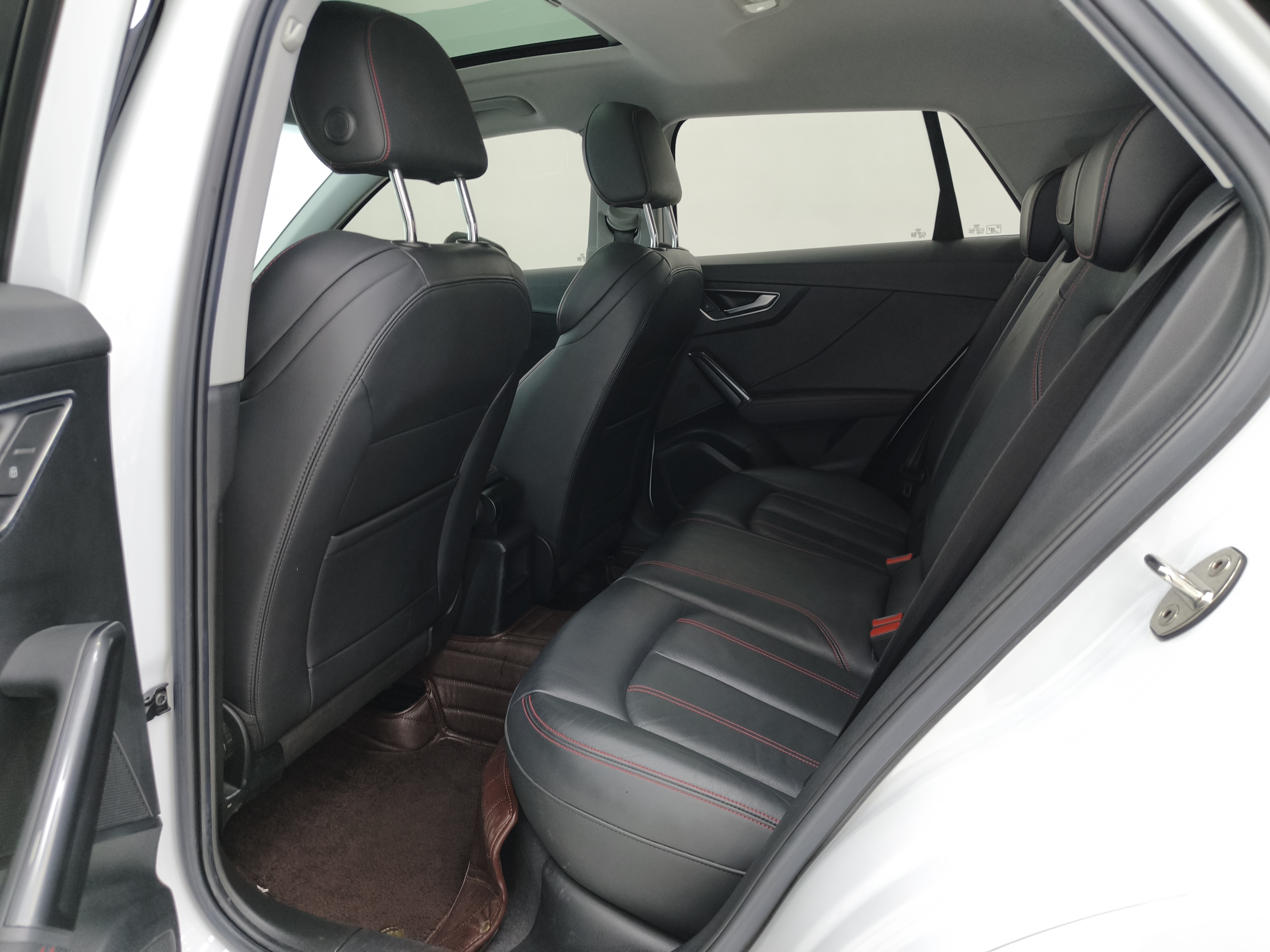 Audi Q2L 2022 car image #8