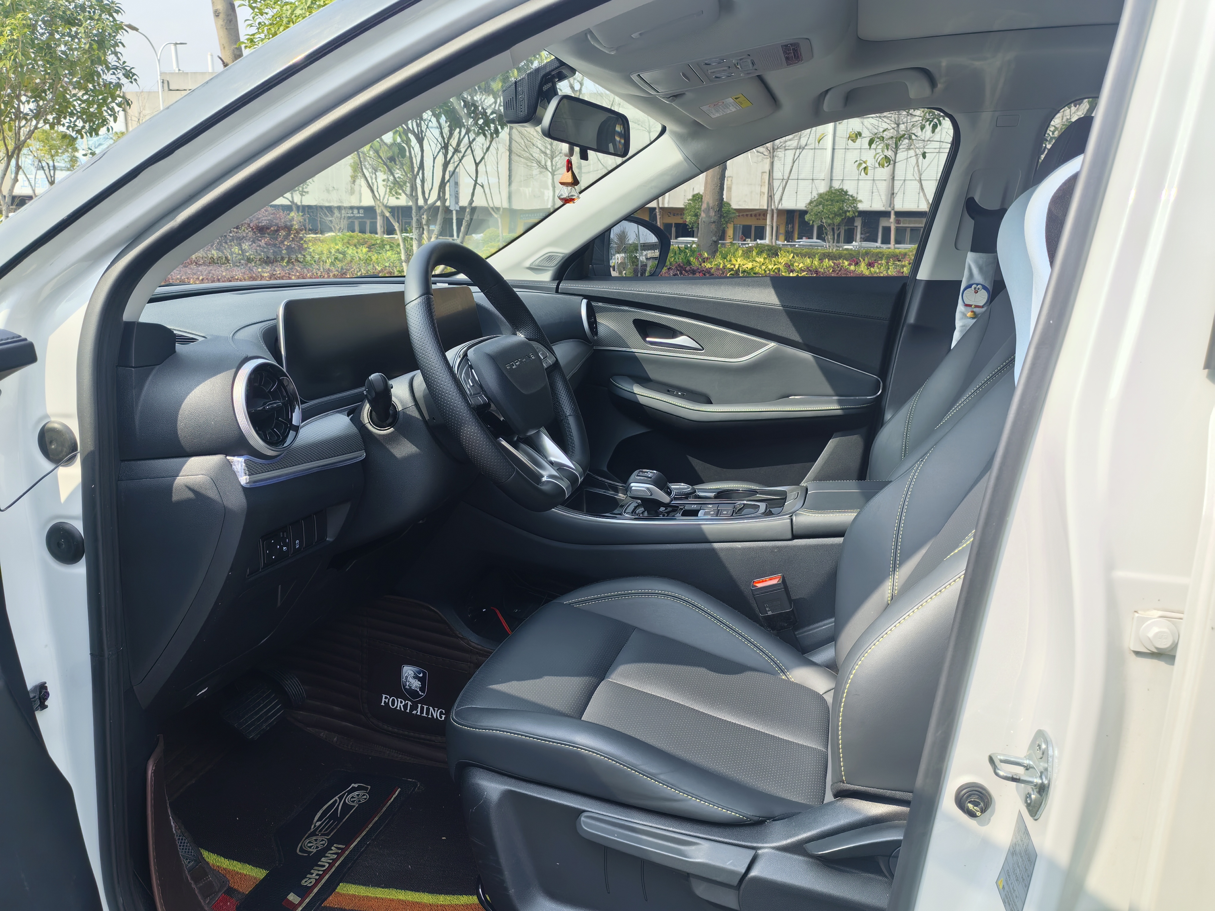 T5 EVO 2023 car image #8
