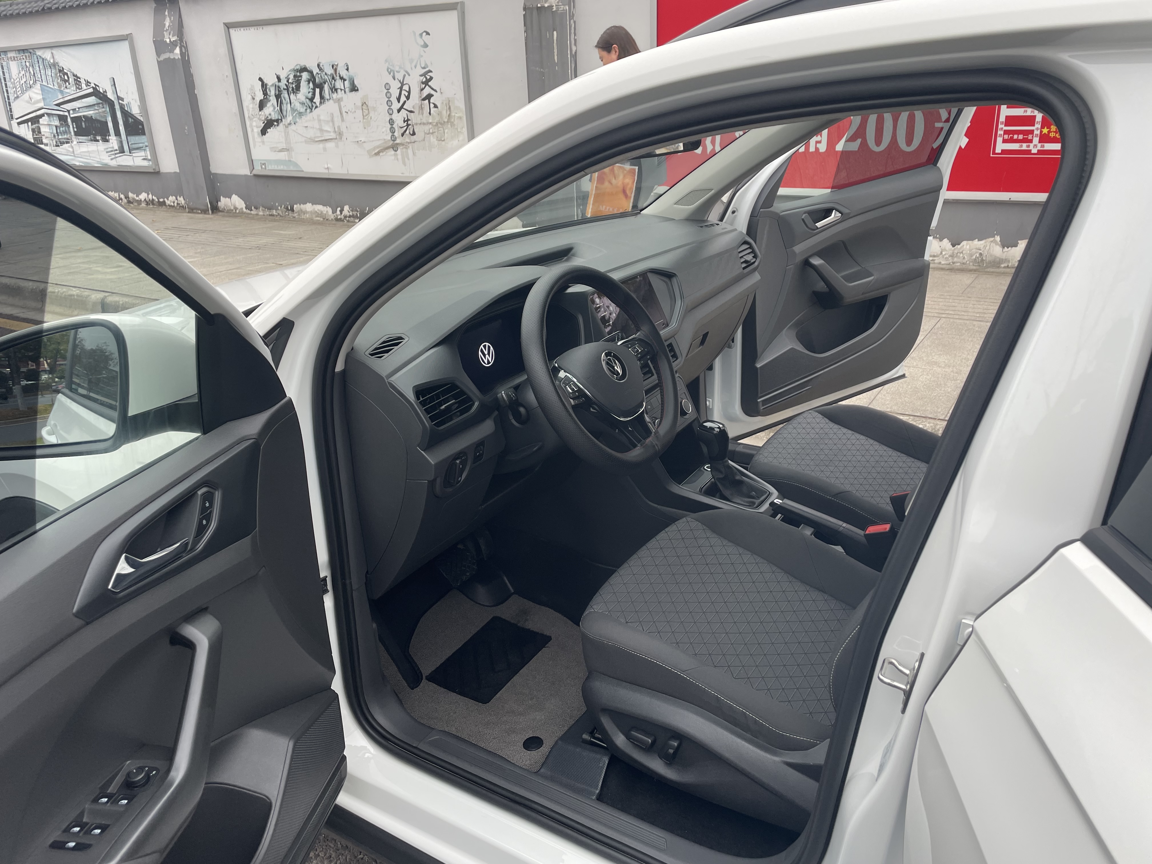 Volkswagen T-Cross 2022 #8 Volkswagen T-Cross 2022 car image #8