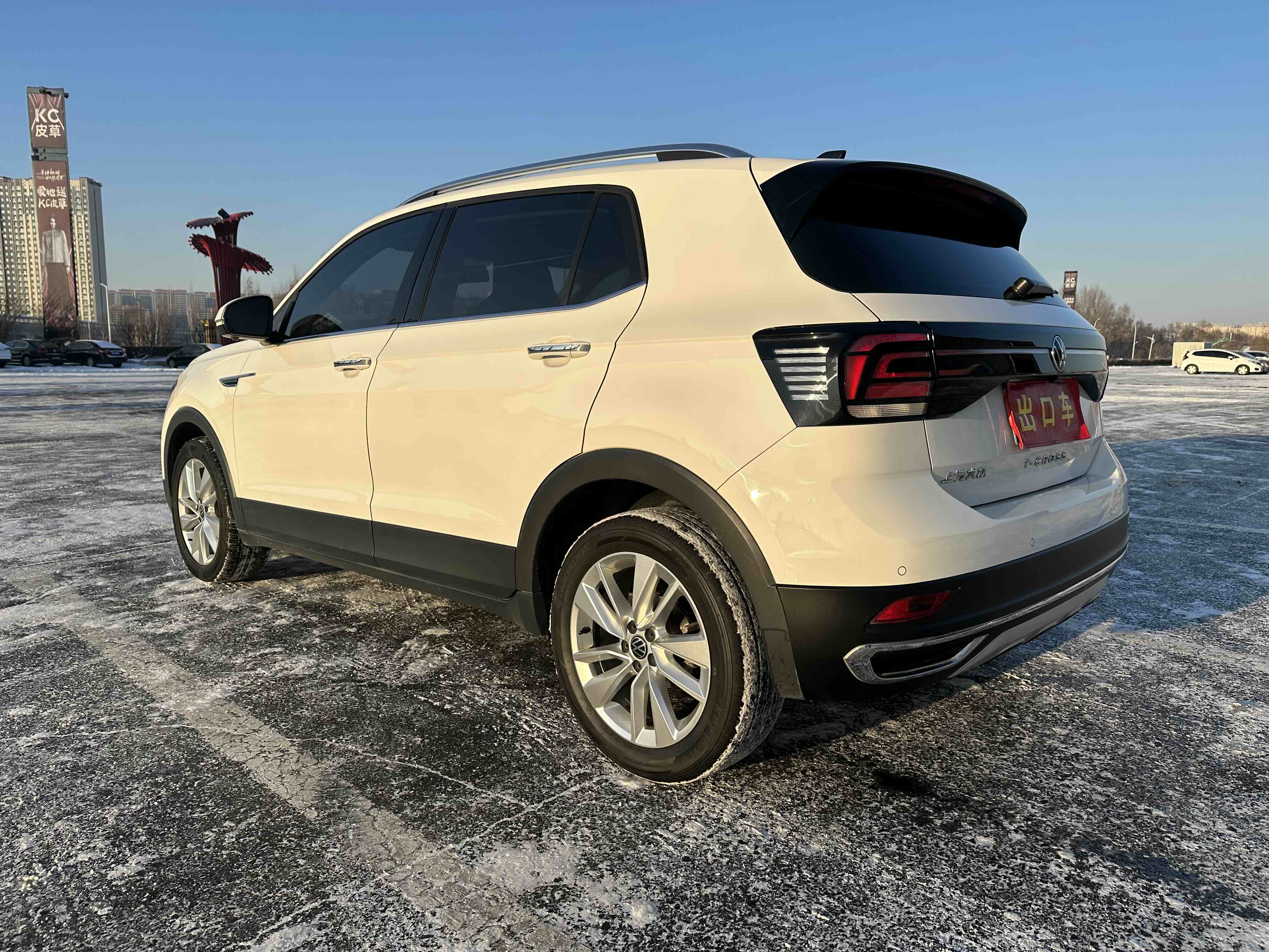 Volkswagen T-Cross 2022 car image #8