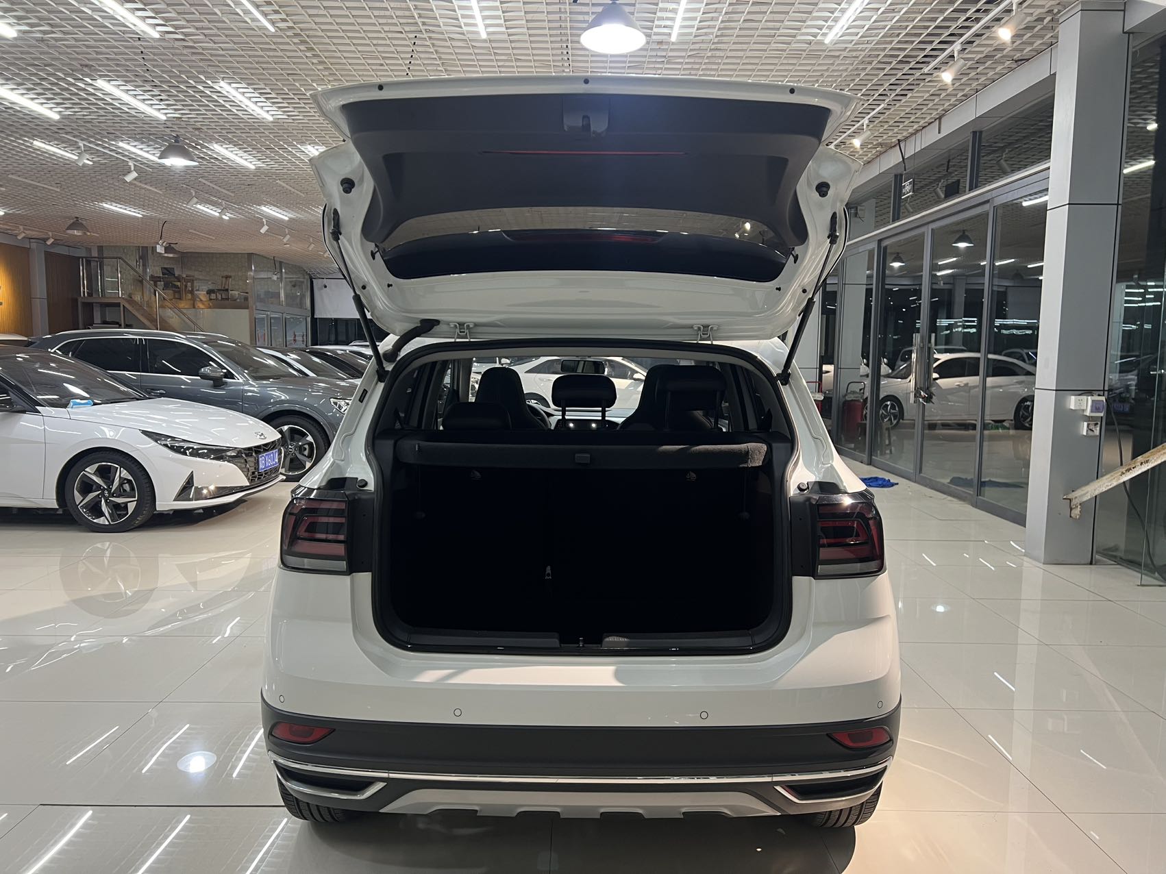 Volkswagen T-Cross 2022 car image #8