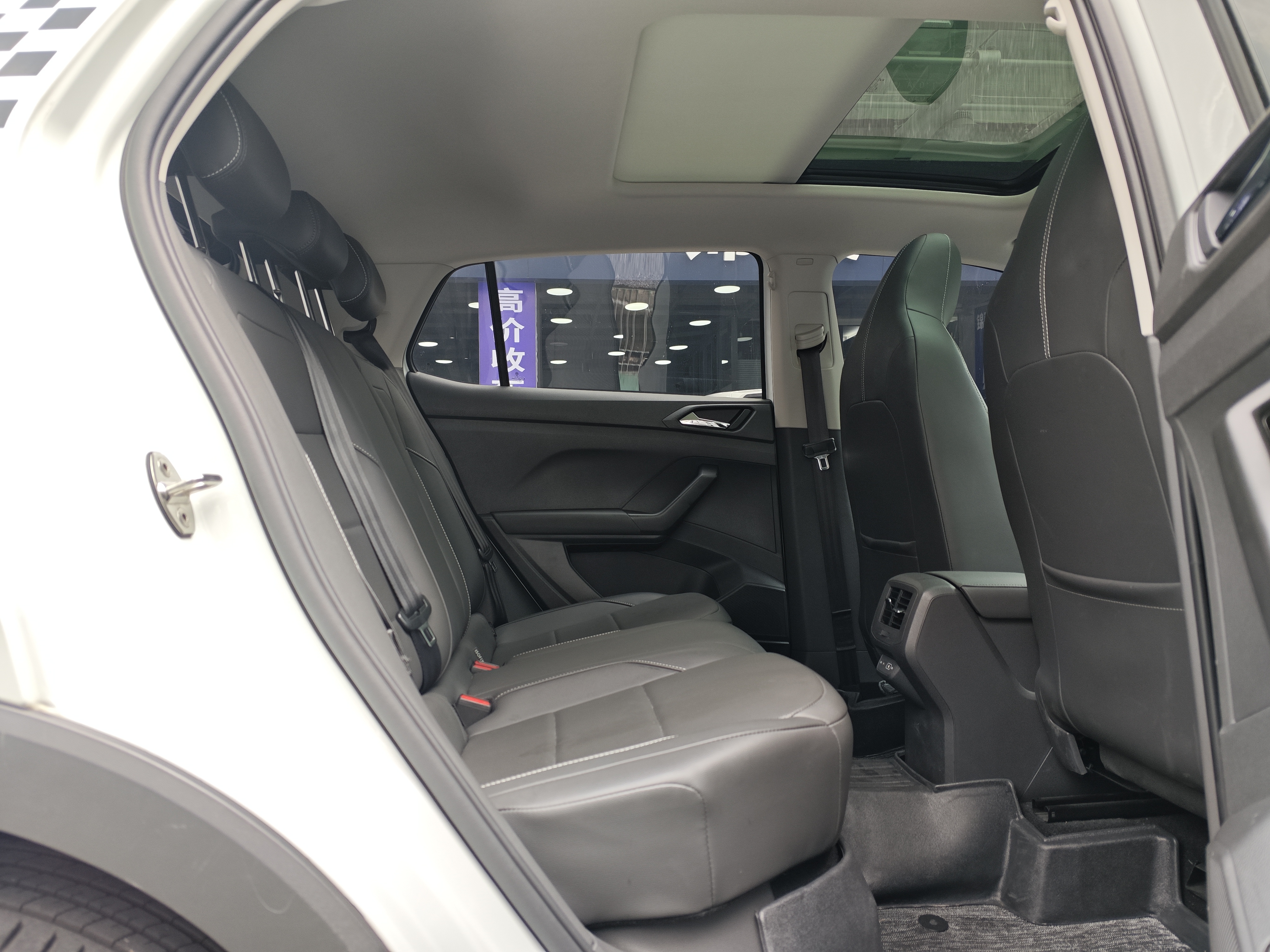 Volkswagen T-Cross 2023 #8 Volkswagen T-Cross 2023 car image #8