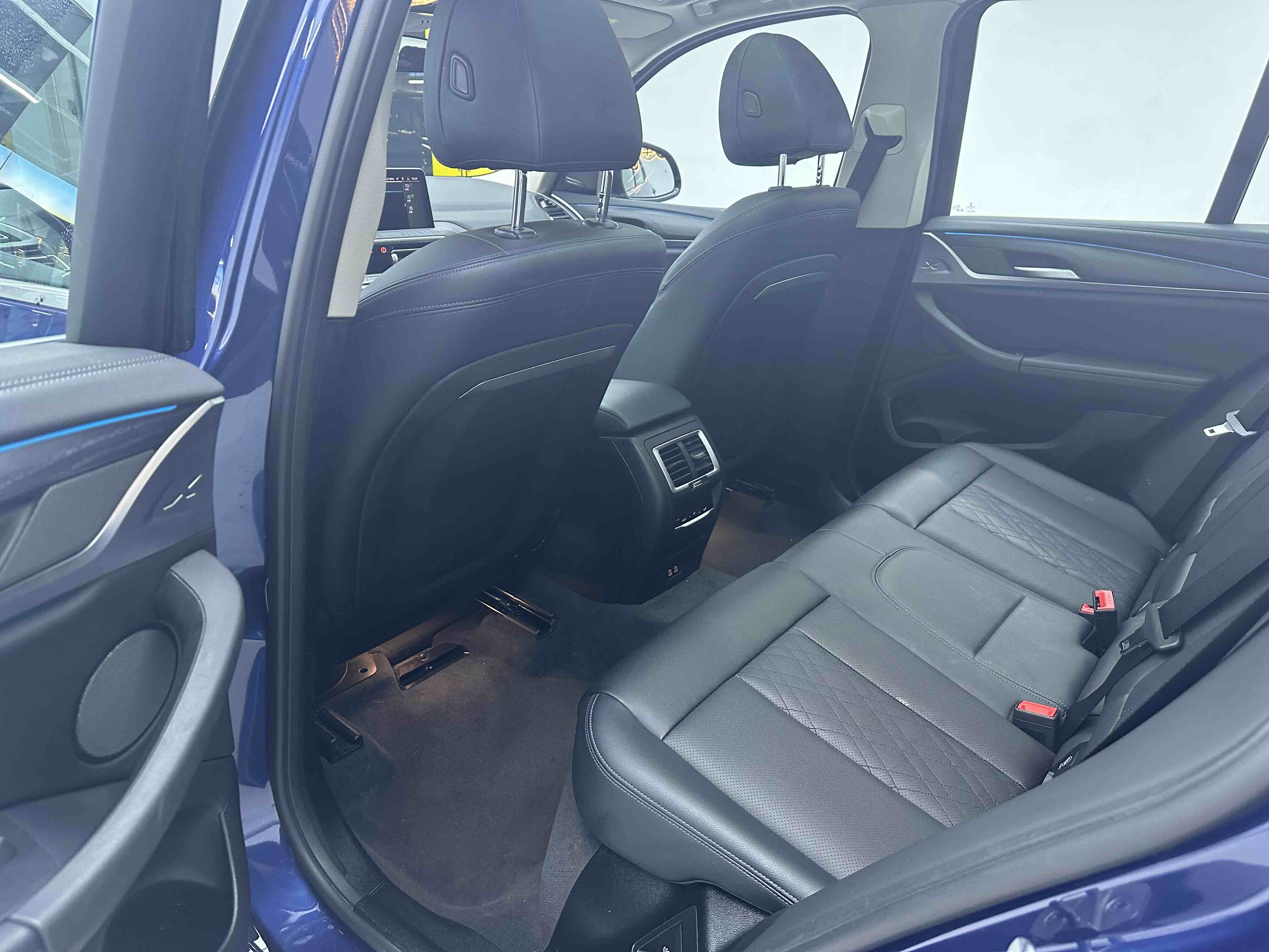 BMW iX3 2022 car image #8