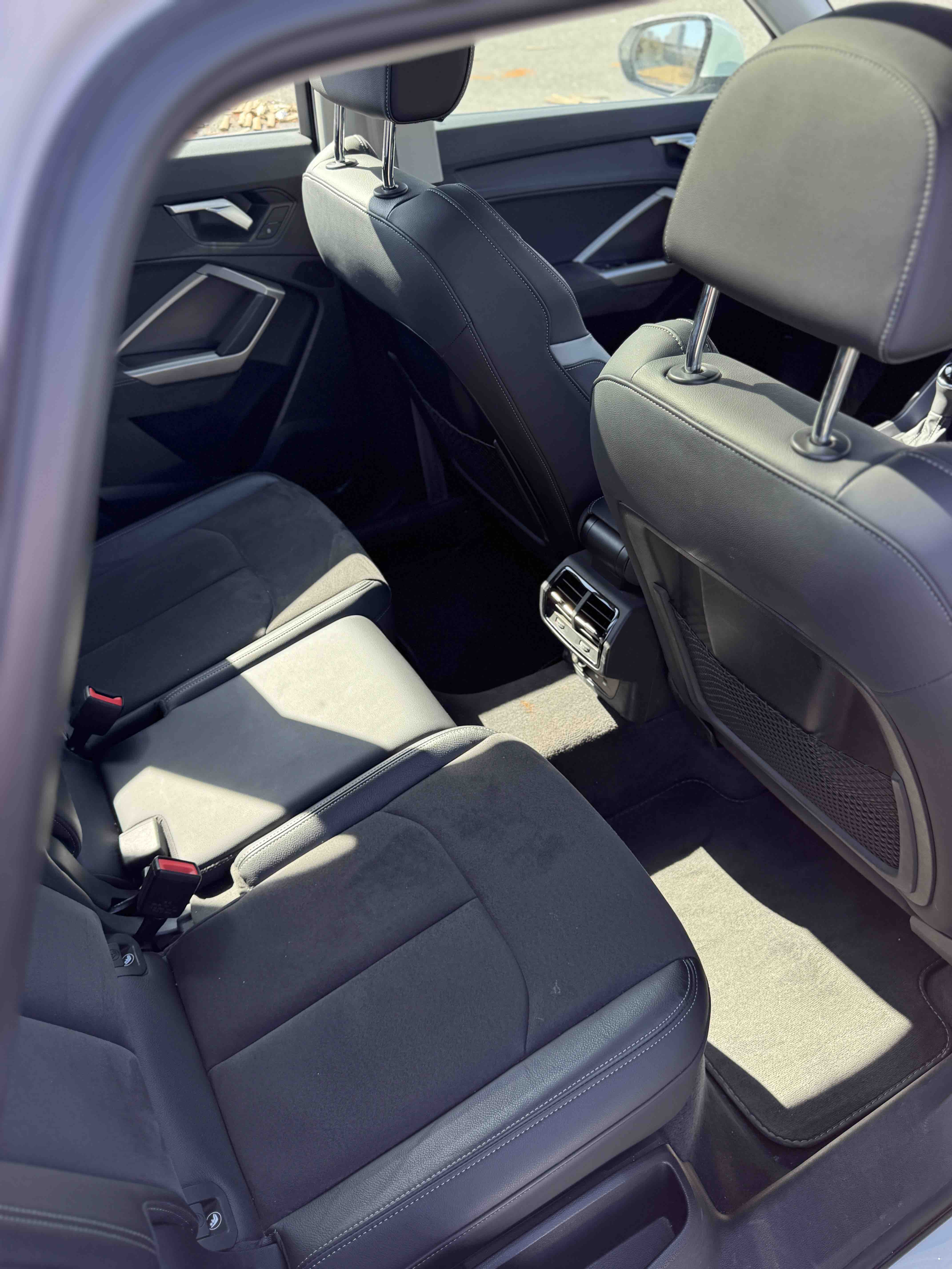 Audi Q3 2023 car image #8