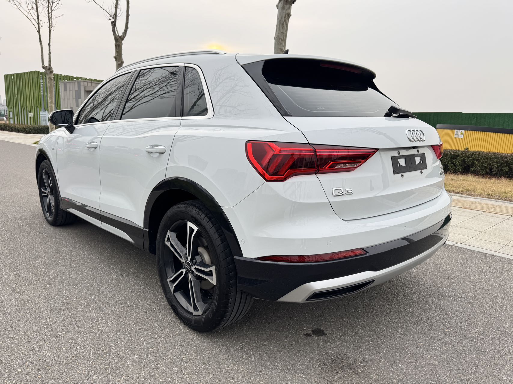 Audi Q3 2023 car image #8