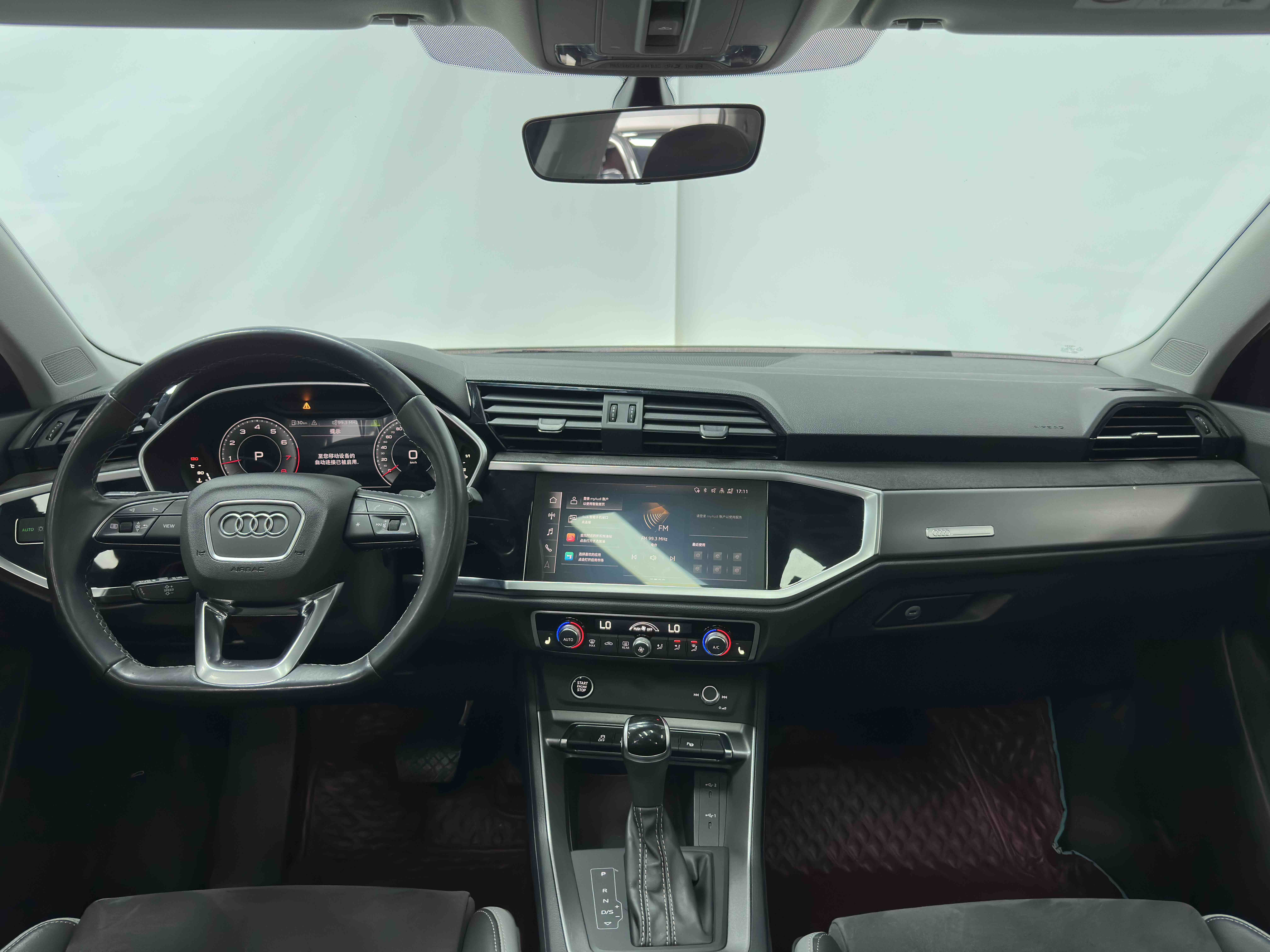 Audi Q3 2023 #8 Audi Q3 2023 car image #8