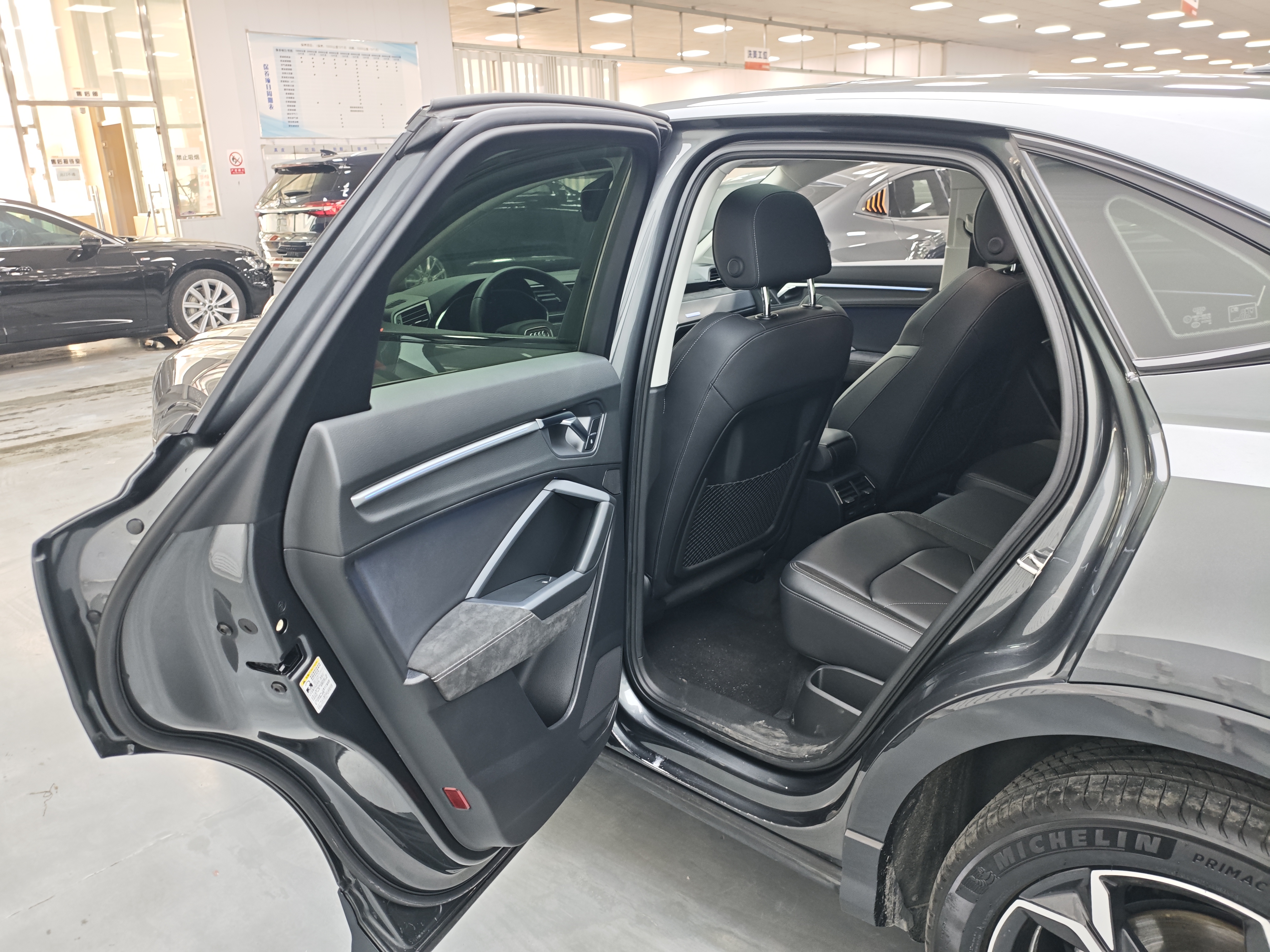 Audi Q3 Sportback 2022 #8 Audi Q3 Sportback 2022 car image #8