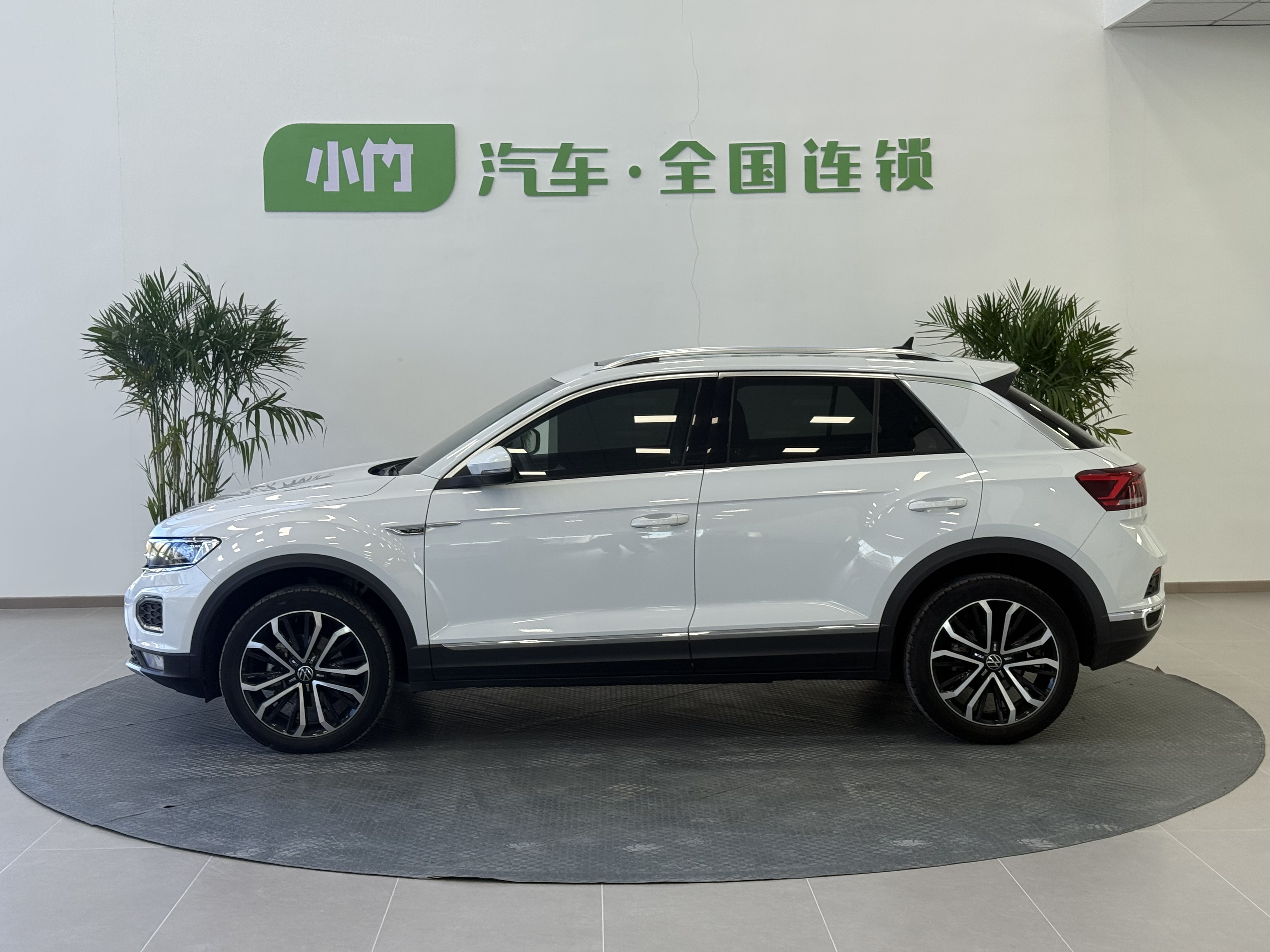 Volkswagen T-Roc 2022 #8 Volkswagen T-Roc 2022 car image #8
