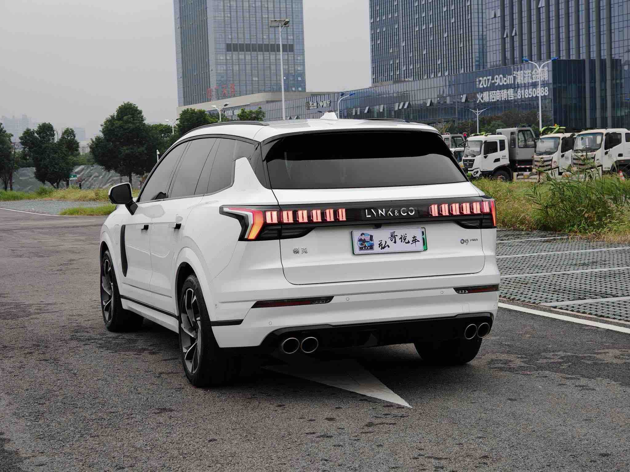 Lynk & Co 09 EM-P 2022 car image #8