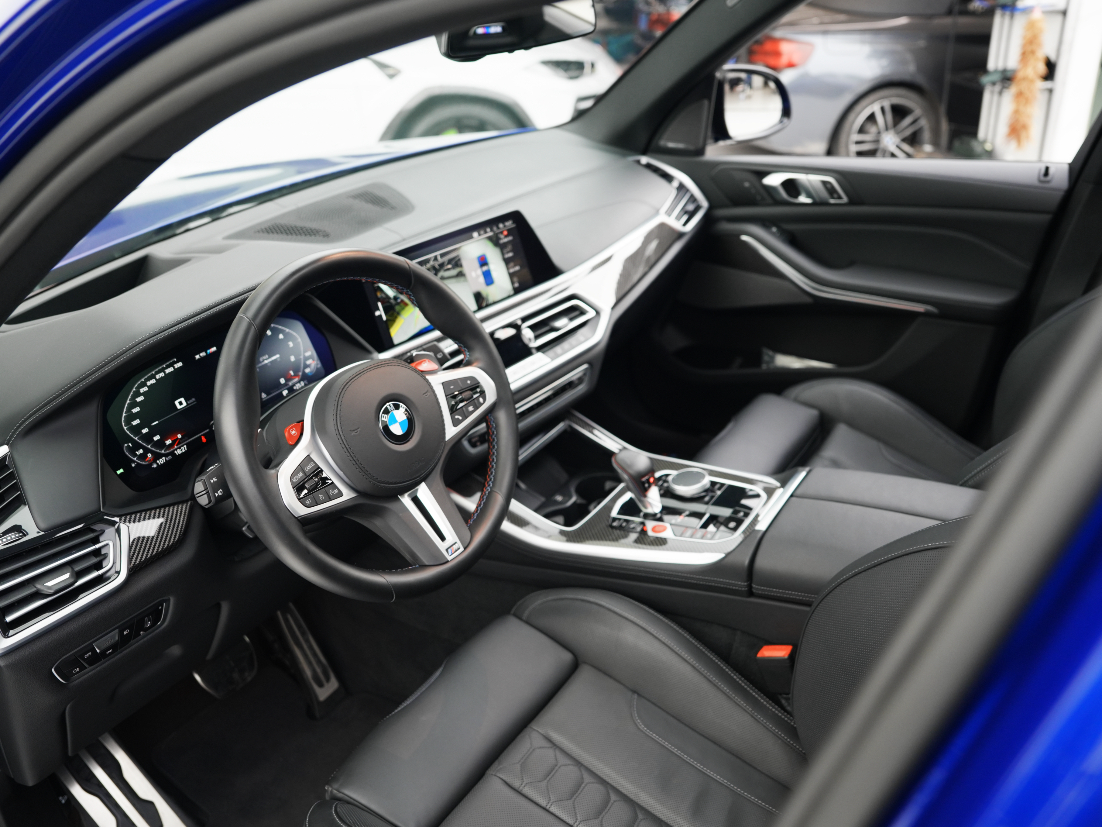BMW X5 M 2023 immagine di auto #8